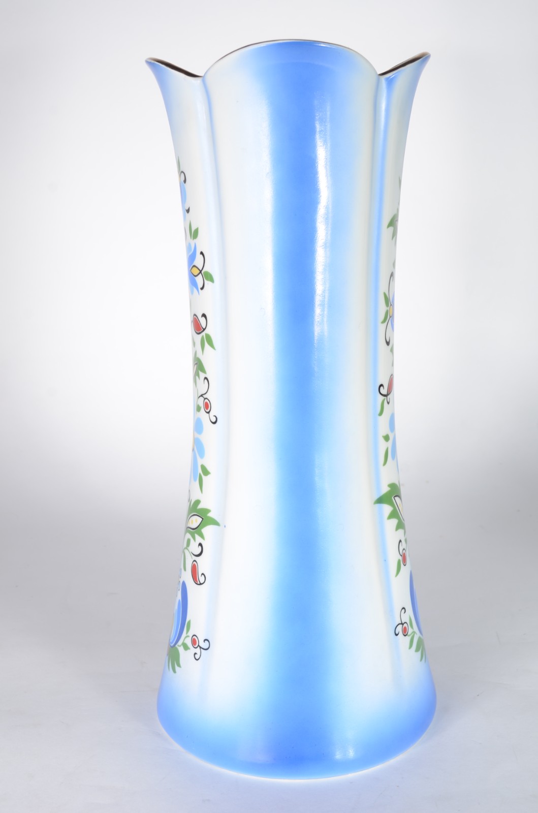 Vaso de porcelana polonesa azul degradé com flores em policromia... - foto 4 de 6