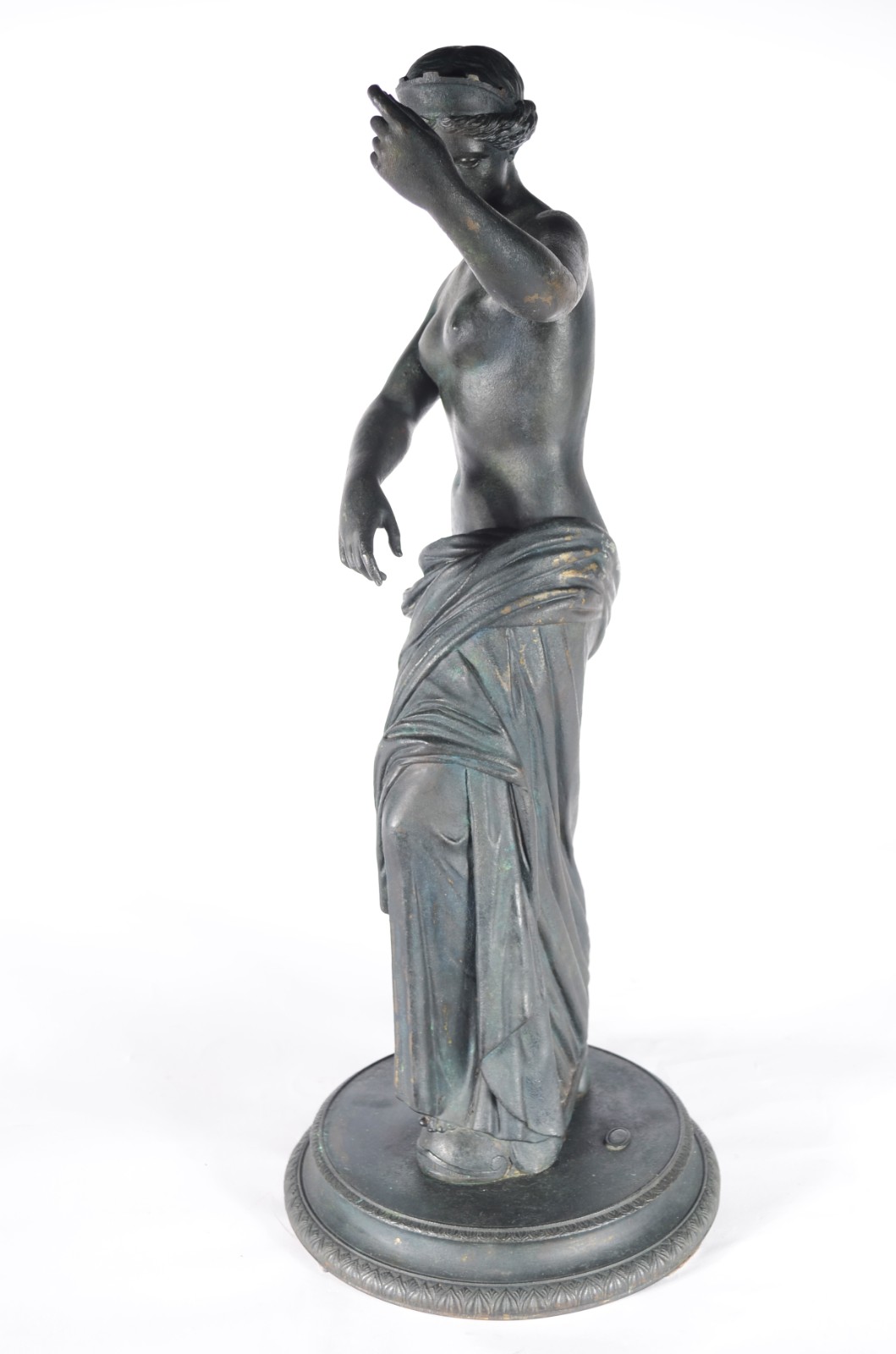 Escultura de bronze patinado representando figura feminino. Faltando... - foto 4 de 8