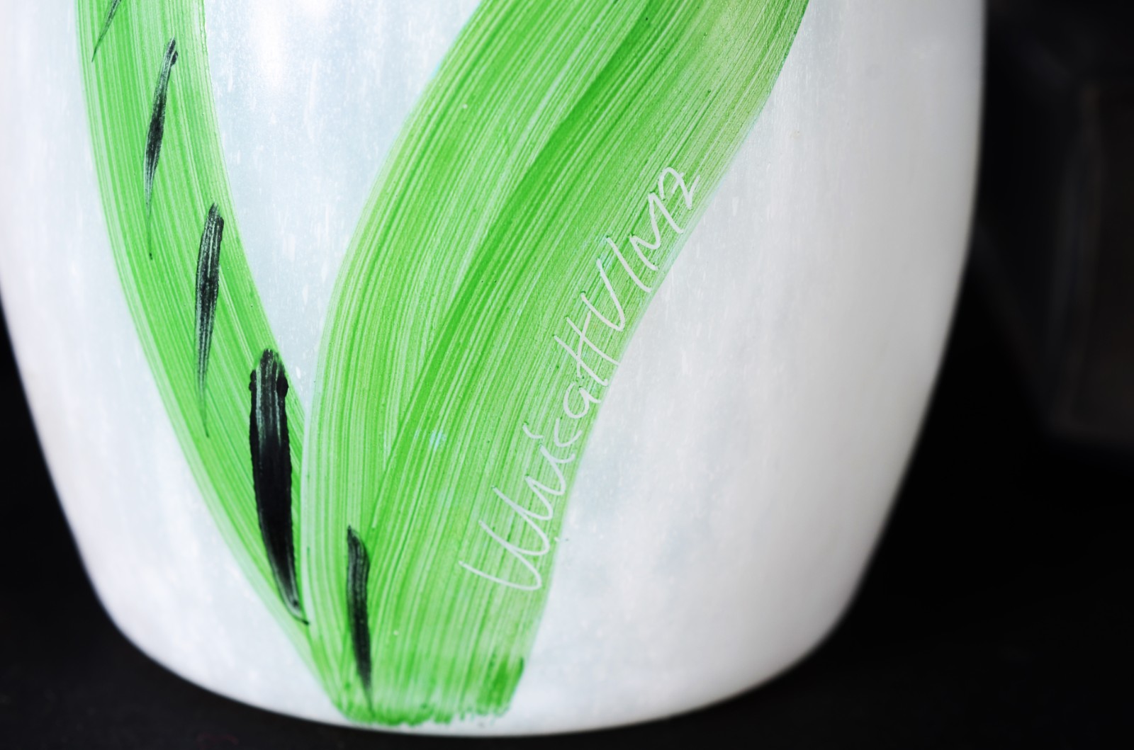 Três vasos suecos de vidro decorativo. - foto 3 de 8