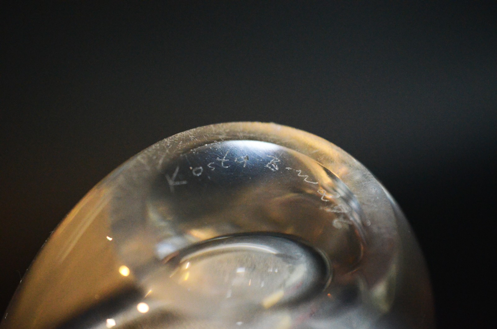 Três vasos suecos de vidro decorativo. - foto 6 de 8