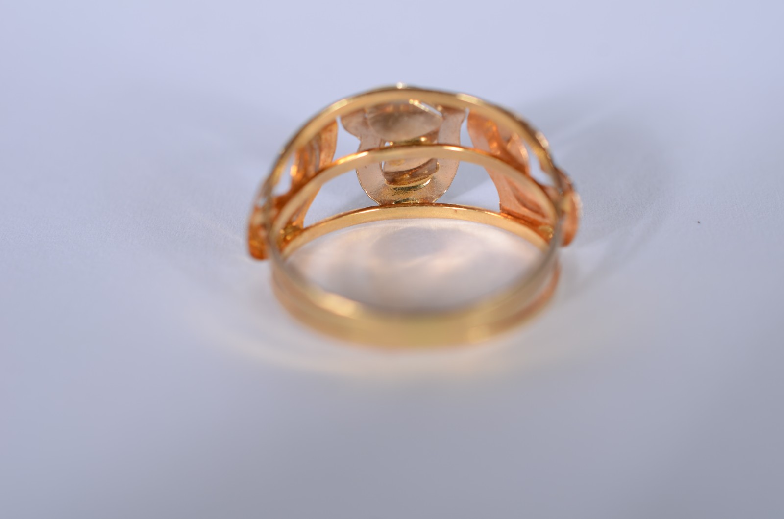 Anel de ouro 18 k., com 3 corações em ouro rose, amarelo e branco... - foto 3 de 6
