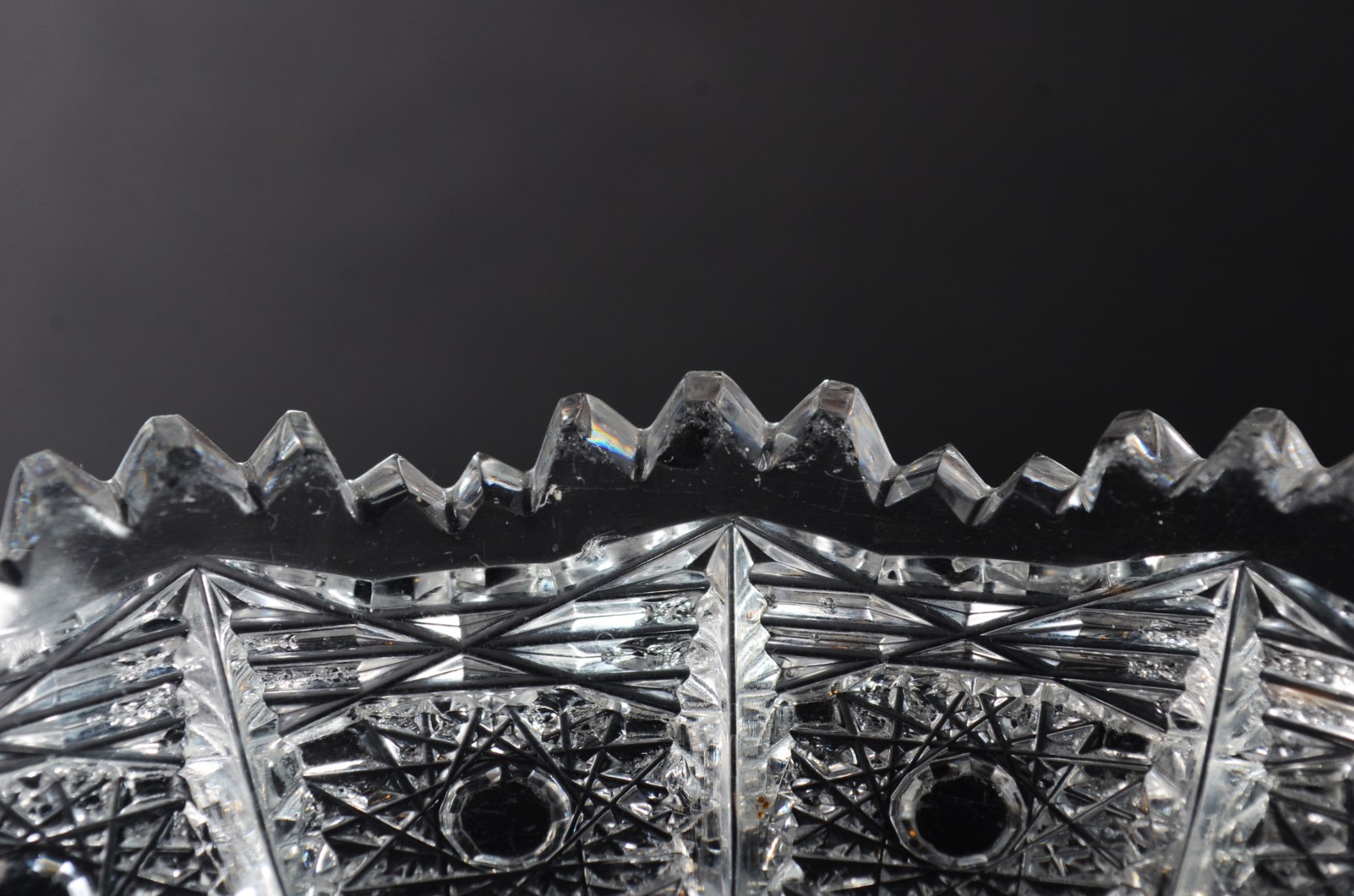Conjunto com 12 pratinhos para sobremesa de cristal tcheco lapidado. - foto 4 de 9