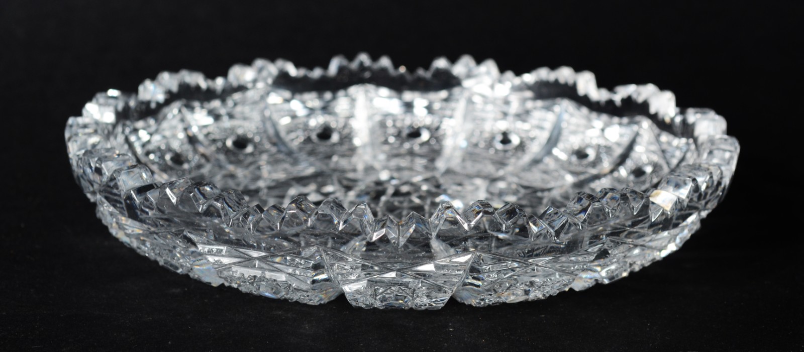 Conjunto com 12 pratinhos para sobremesa de cristal tcheco lapidado. - foto 8 de 9