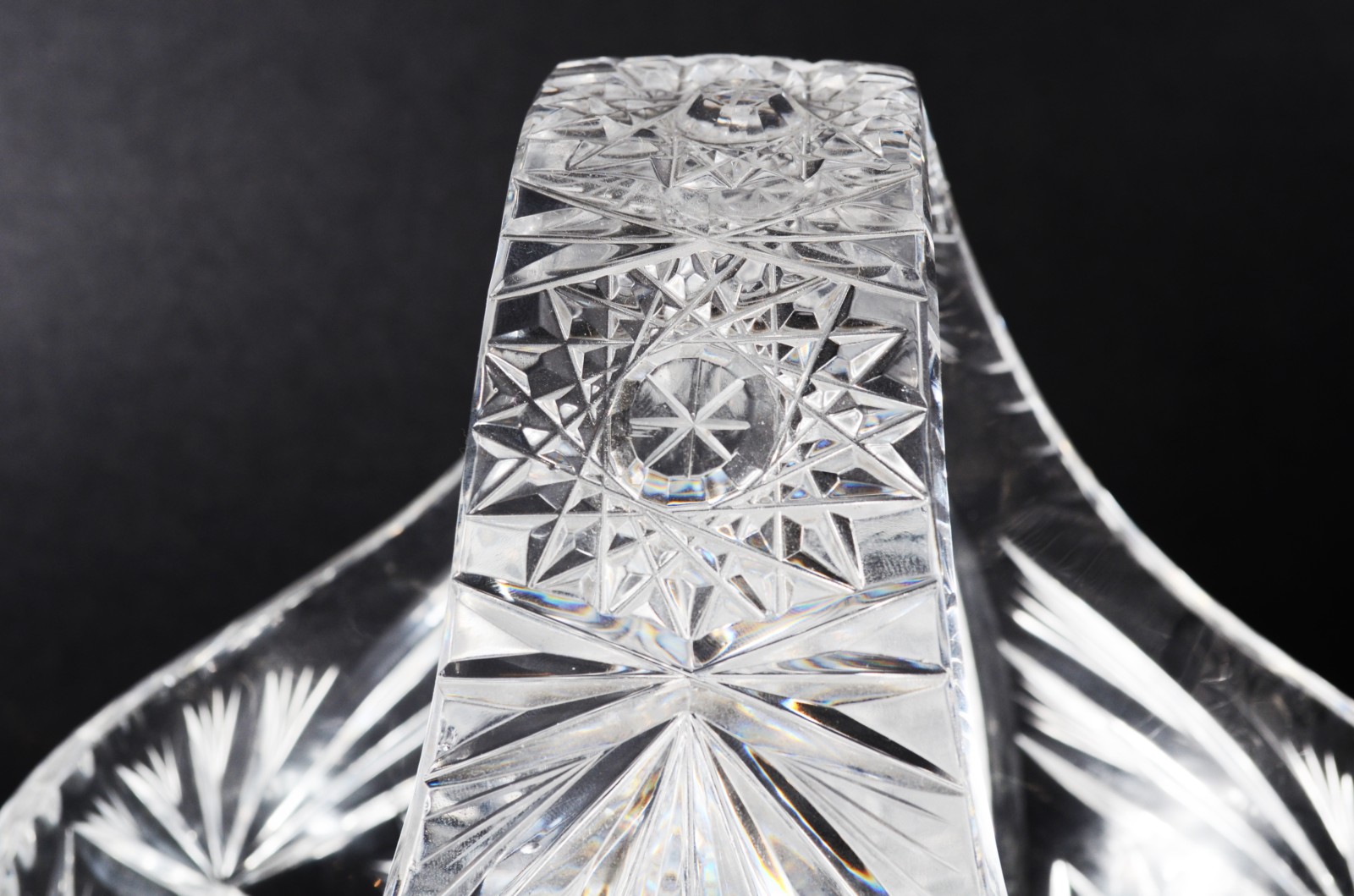 Duas cestas floreiras de cristal tcheco lapidado. Mínimos bicados. - foto 6 de 10