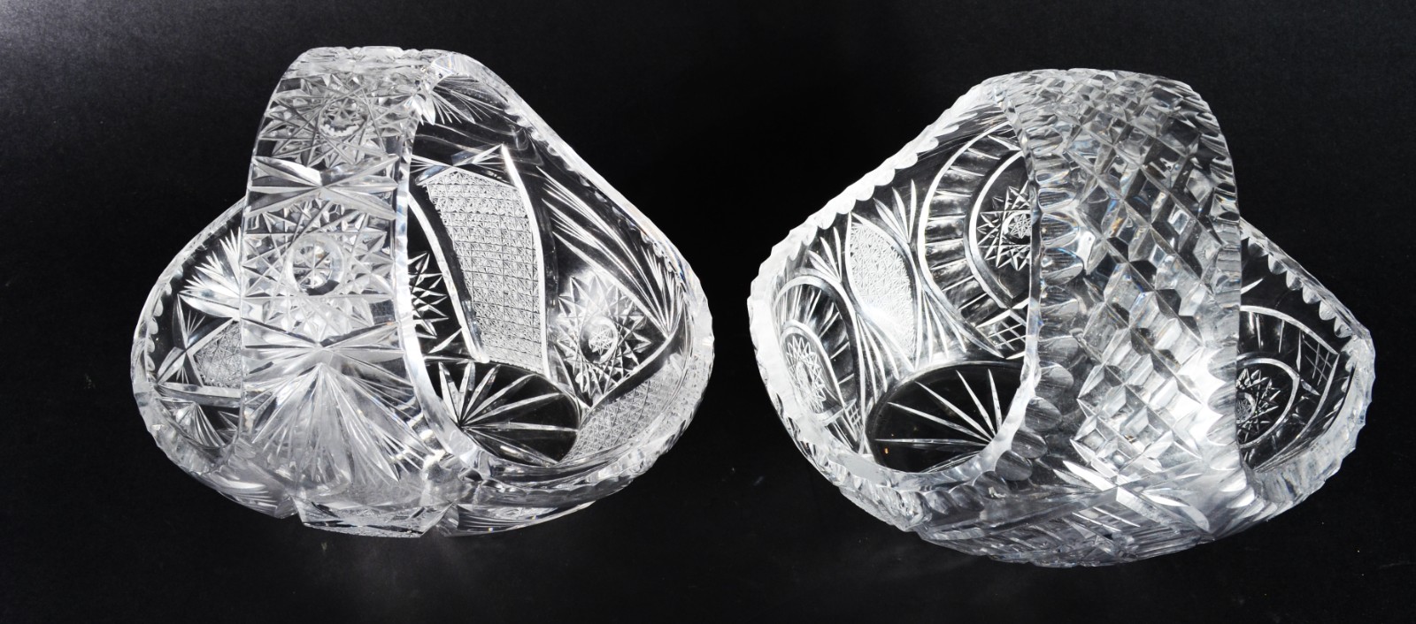 Duas cestas floreiras de cristal tcheco lapidado. Mínimos bicados. - foto 7 de 10