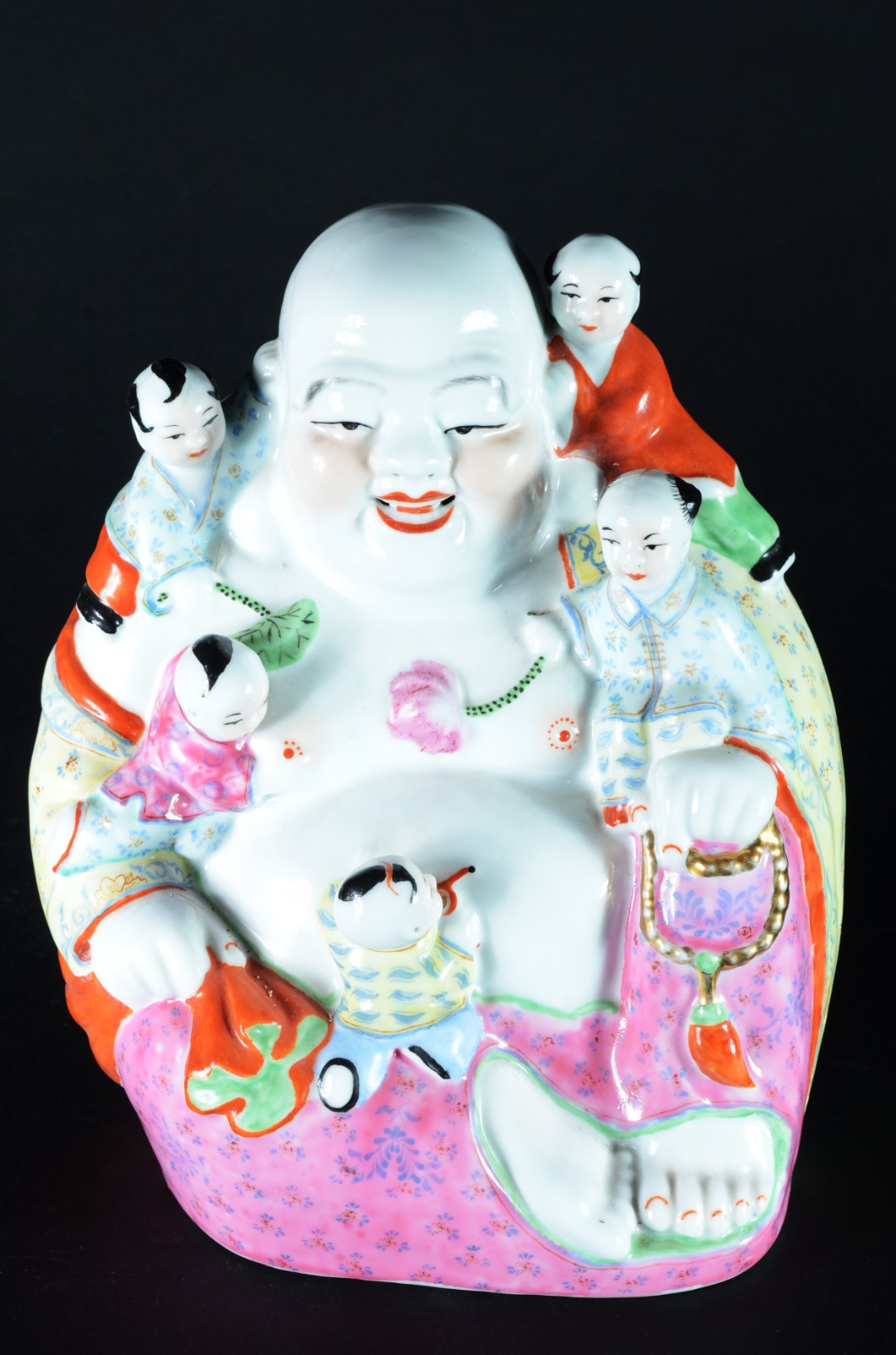 Estatueta de porcelana chinesa representando Buda sorridente. - foto 1 de 6