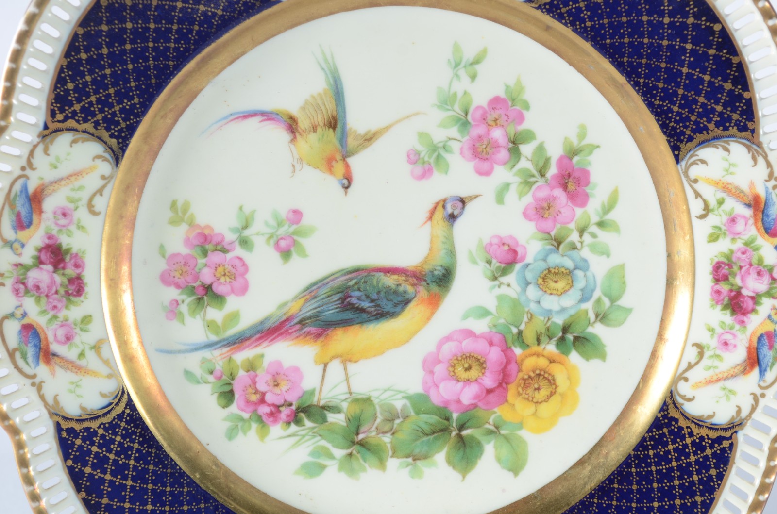 Par de pratos de porcelana alemã da Bavaria decorados com aves do... - foto 2 de 5