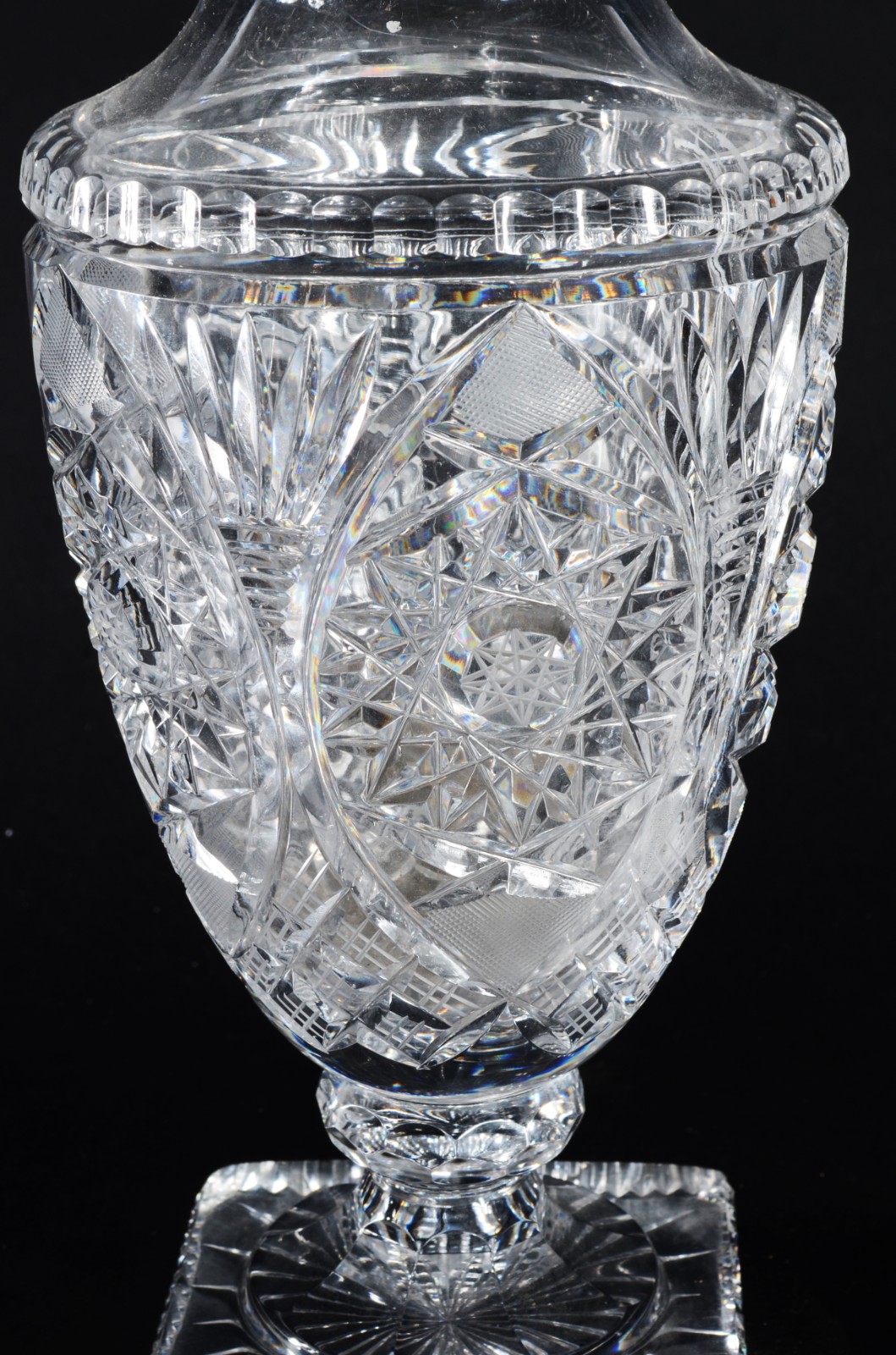 Vaso de cristal tcheco lapidado. Mínimos bicados. - foto 2 de 7