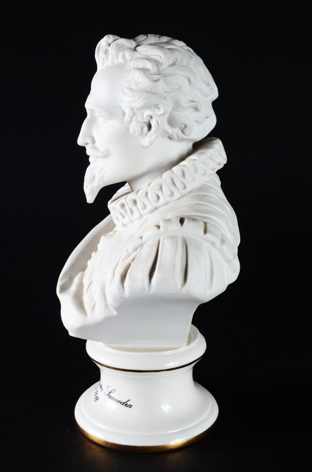 Duas esculturas de porcelana espanhola Sureda, sendo um busto de... - foto 3 de 11
