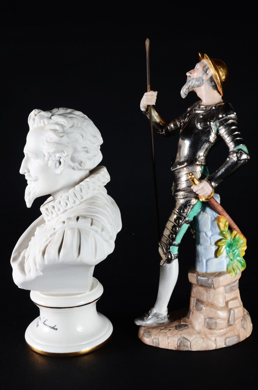 Duas esculturas de porcelana espanhola Sureda, sendo um busto de... - foto 5 de 11