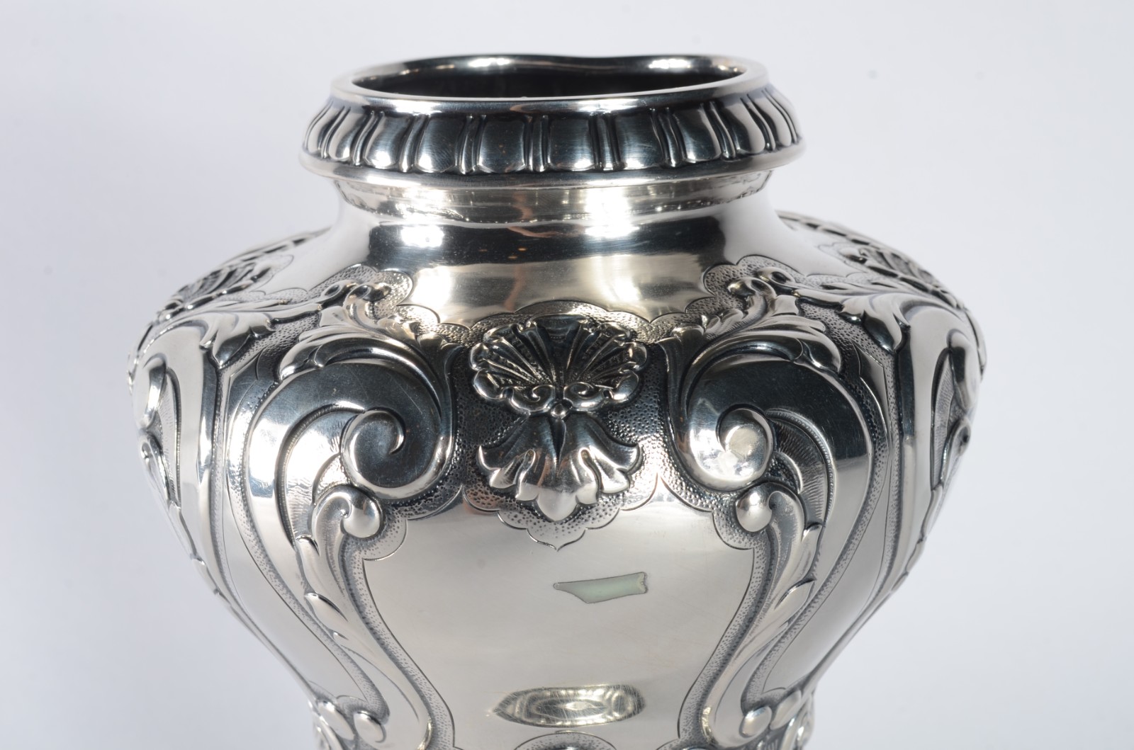 Vaso de prata portuguesa, contrastada. Peso da prata: 770 g. (Por... - foto 3 de 6