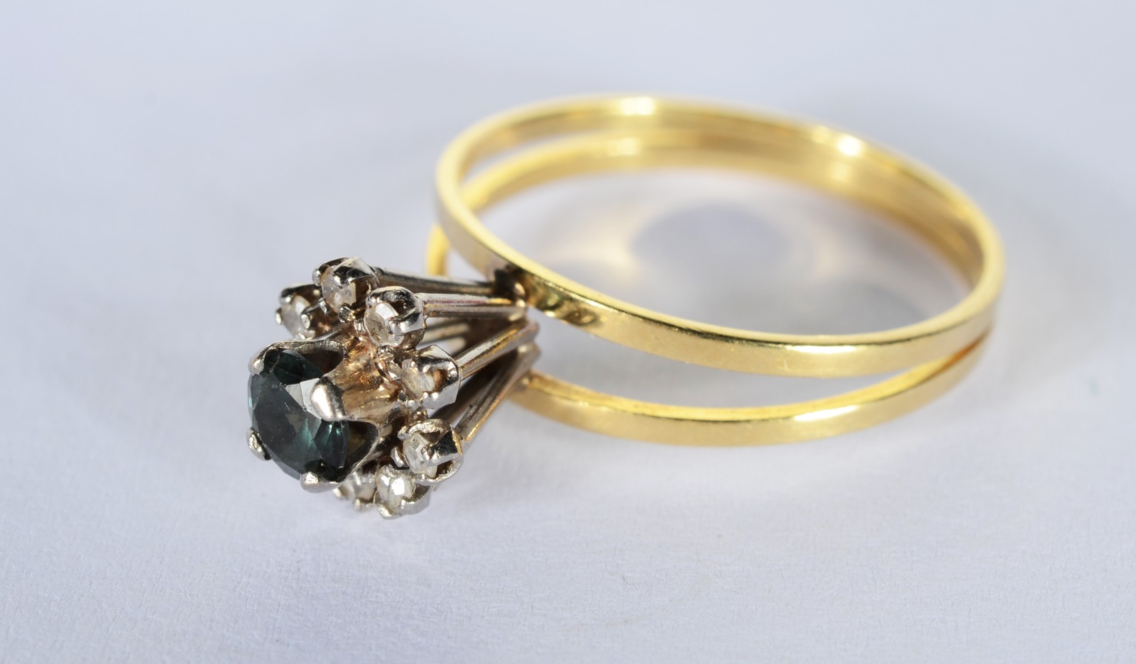 Anel de ouro 18 k., e ouro branco feitio chuveiro com 9 brilhantes de... - foto 1 de 6