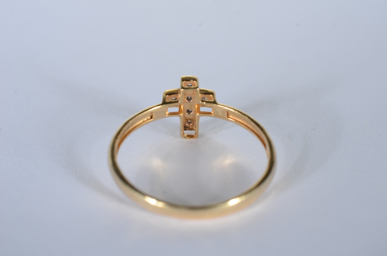 Anel de ouro 18 k., contraste 750 mls feitio cruz com mini... - foto 3 de 6