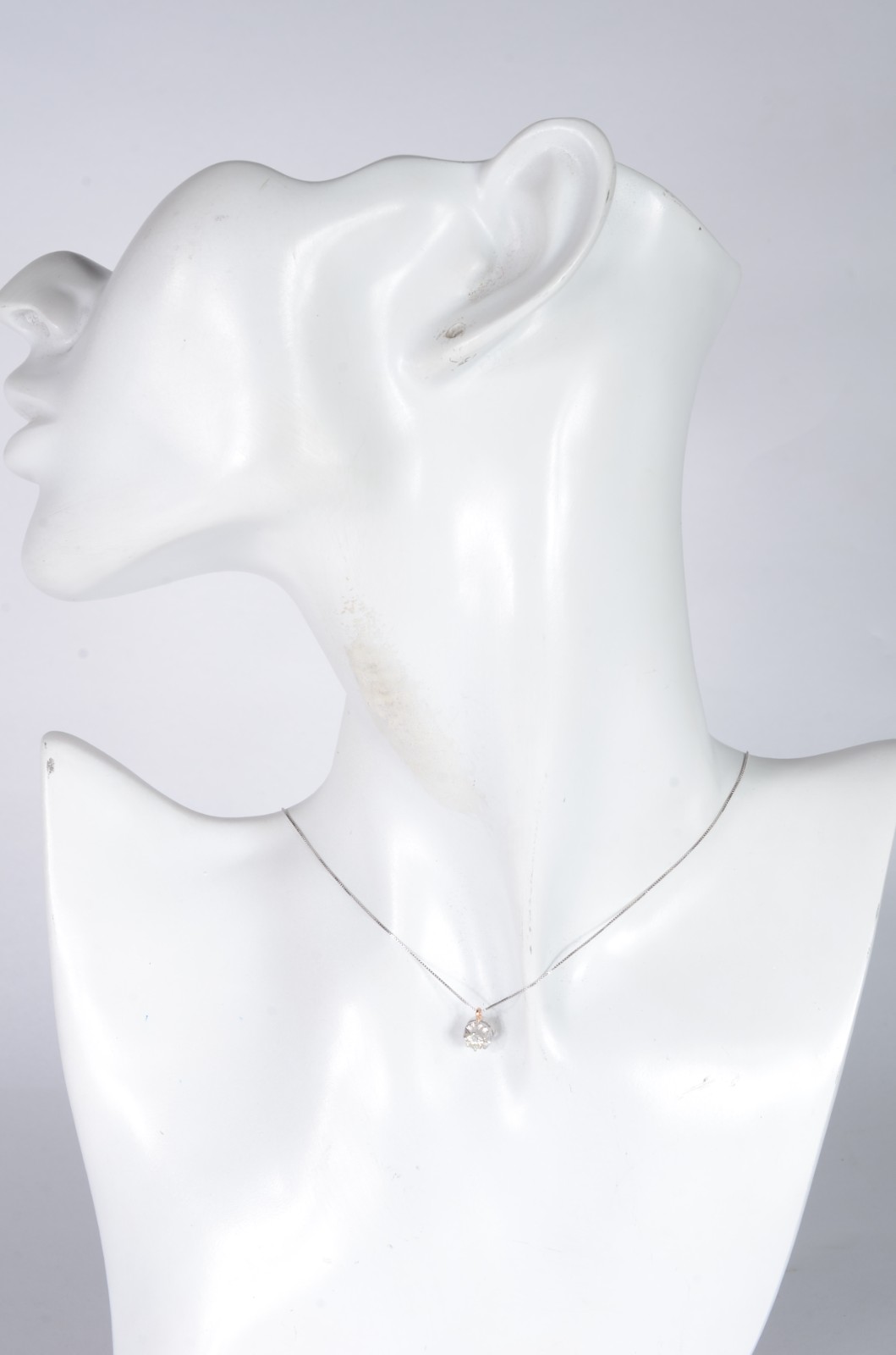 Gargantilha de ouro branco com ponto de luz com mini brilhante... - foto 6 de 6