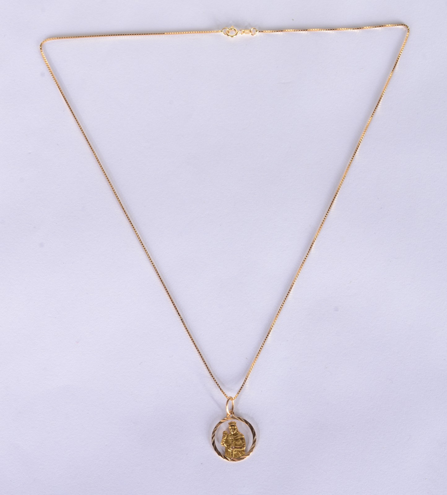 Colar com pendente sacro de ouro 18 k.(Por motivos de segurança a... - foto 2 de 6