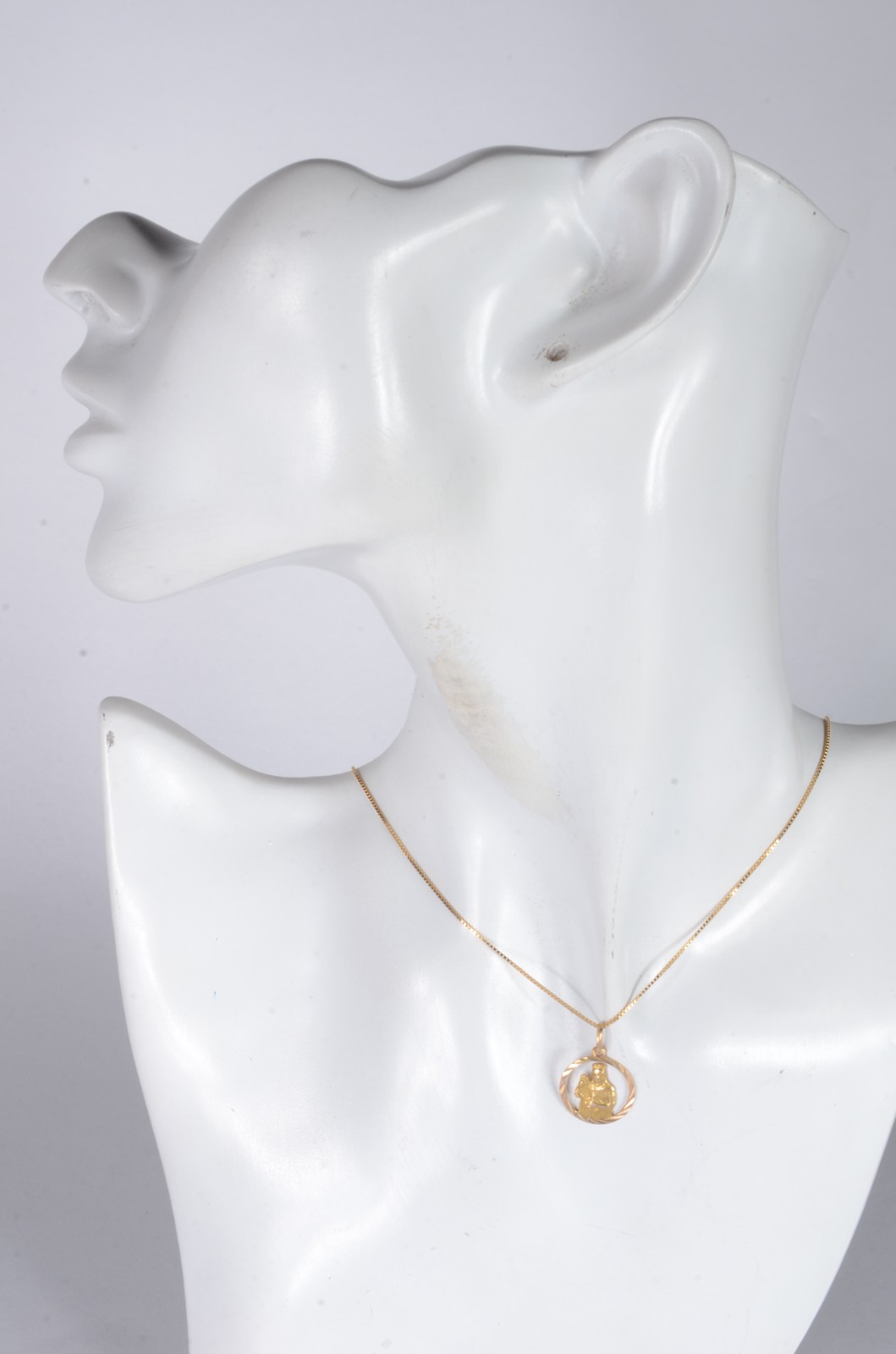 Colar com pendente sacro de ouro 18 k.(Por motivos de segurança a... - foto 6 de 6