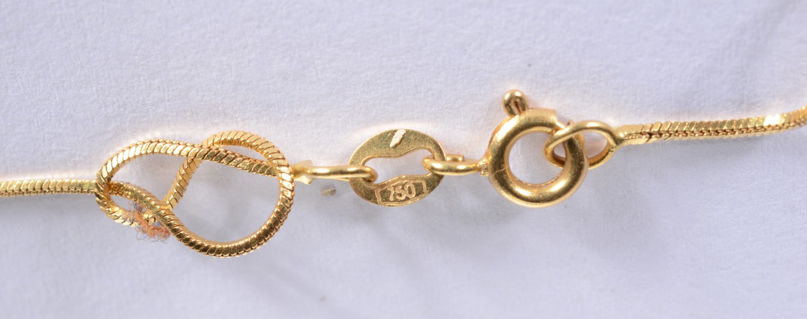 Colar com pendente "estrela de Davi" de ouro 18 k., contraste 750... - foto 4 de 5