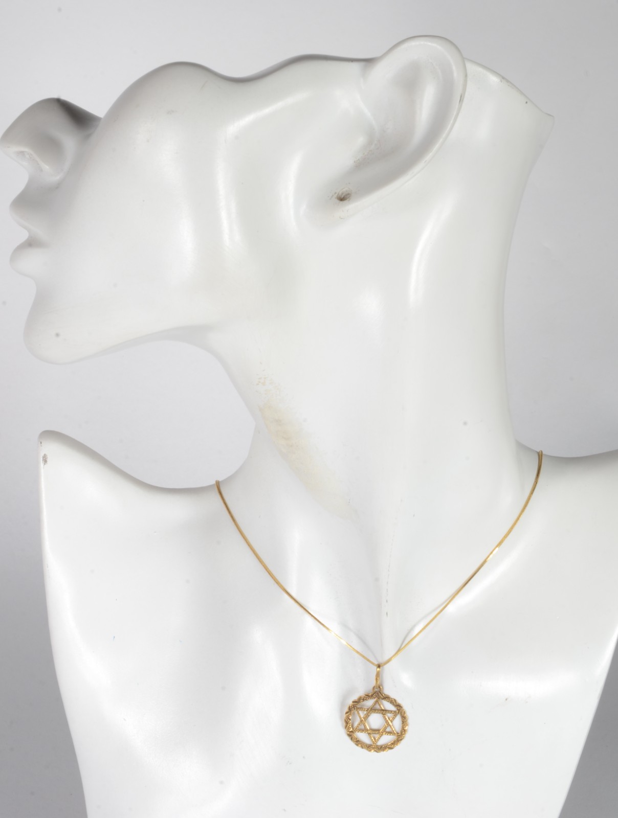 Colar com pendente "estrela de Davi" de ouro 18 k., contraste 750... - foto 5 de 5