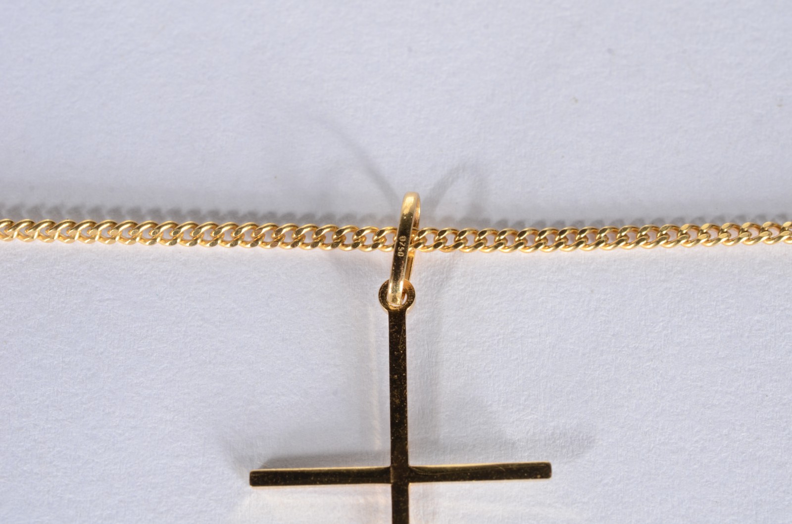 Colar com pendente feitio cruz de ouro 18 k., contraste 750 mls. (Por... - foto 4 de 7