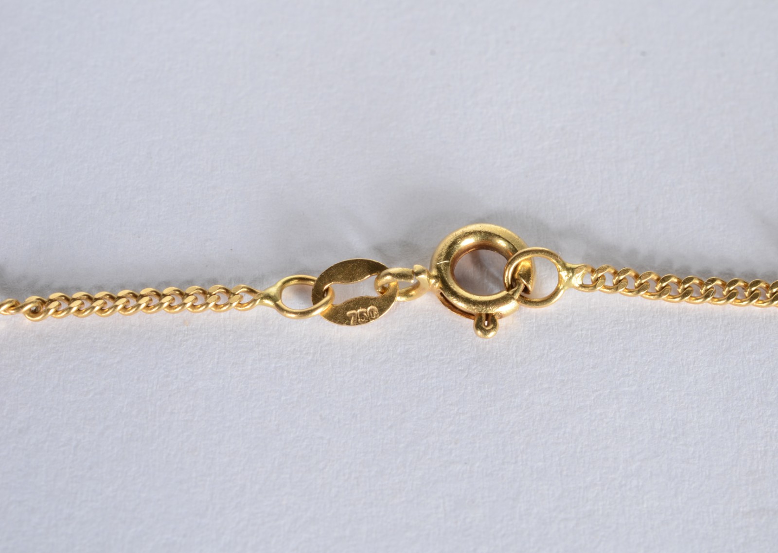 Colar com pendente feitio cruz de ouro 18 k., contraste 750 mls. (Por... - foto 5 de 7