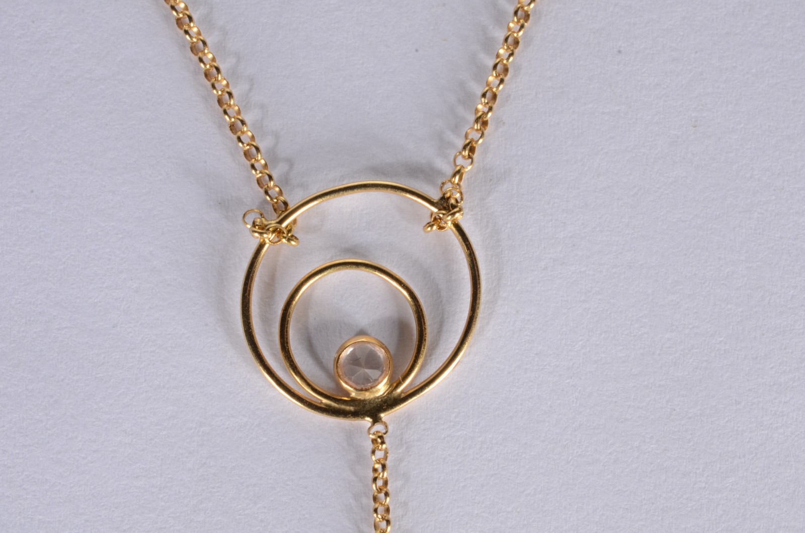 Colar com pendente com pedra topázio de ouro 18 k., contraste 750... - foto 2 de 6
