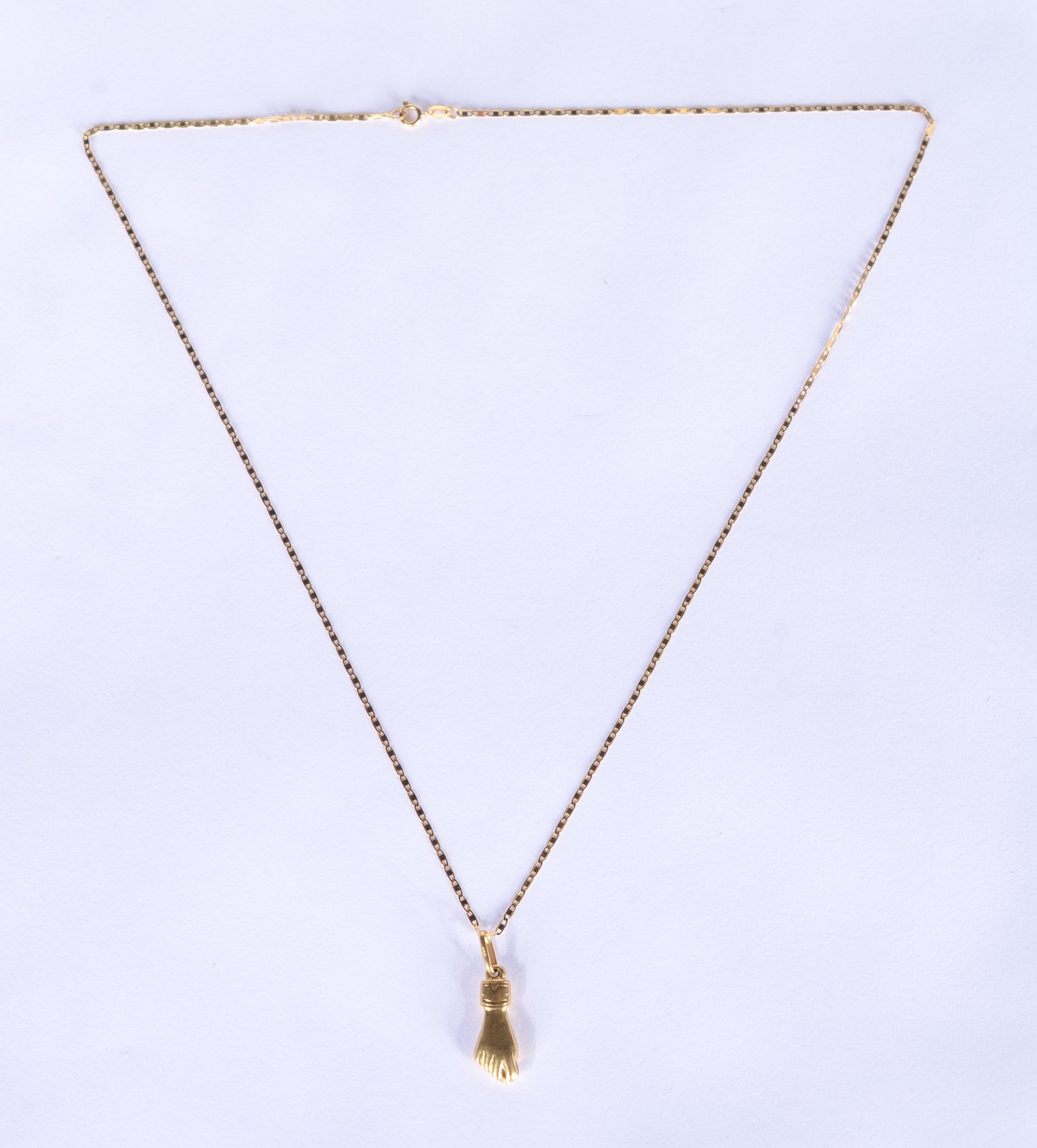 Colar com pendente feitio figa de ouro 18 k., contraste 750 mls. (Por... - foto 2 de 5