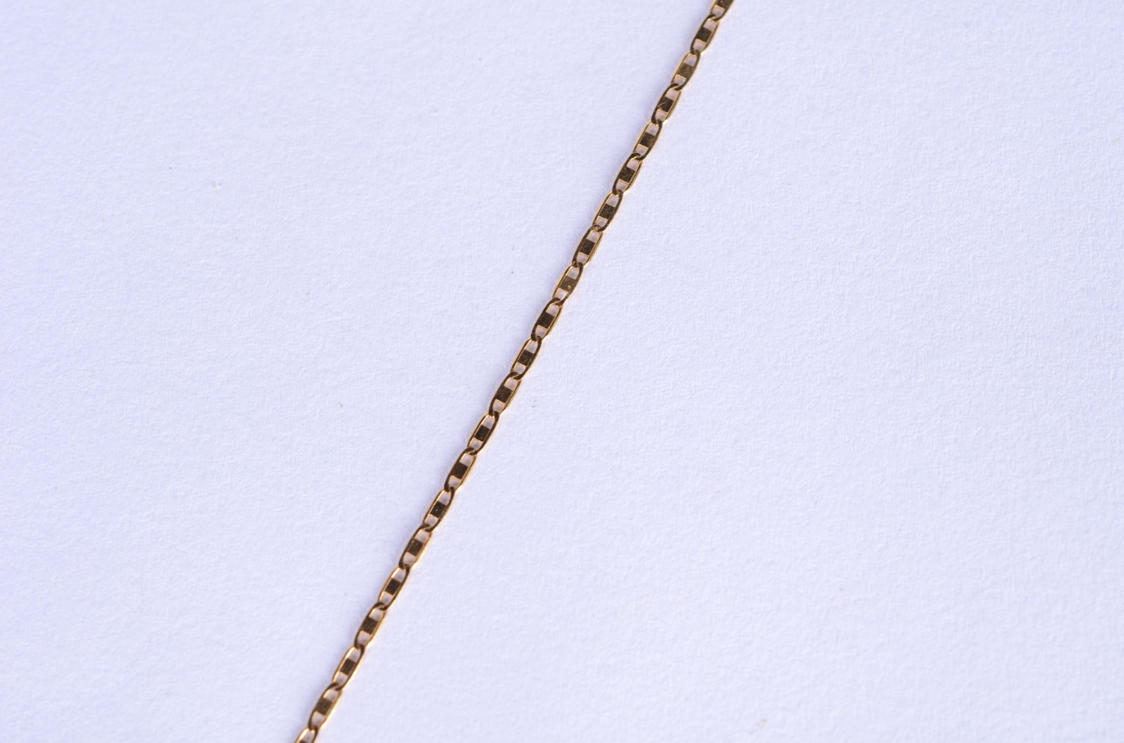 Colar com pendente feitio figa de ouro 18 k., contraste 750 mls. (Por... - foto 3 de 5