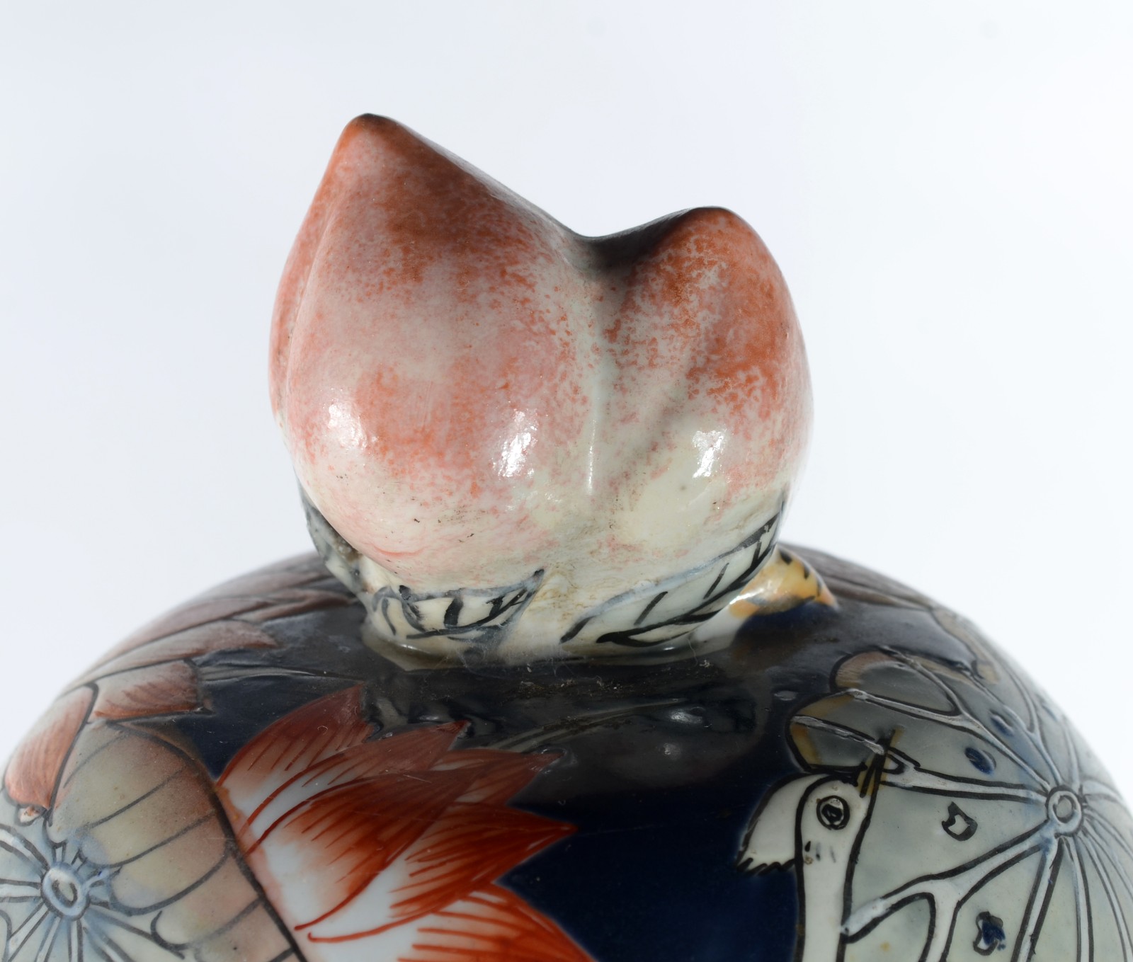 Par de potiches de porcelana oriental decorados com flores na cor... - foto 3 de 10