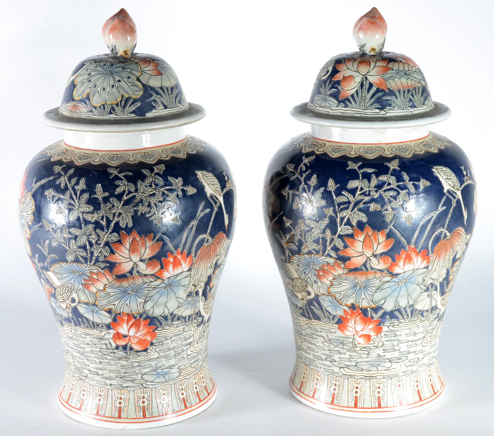 Par de potiches de porcelana oriental decorados com flores na cor... - foto 4 de 10