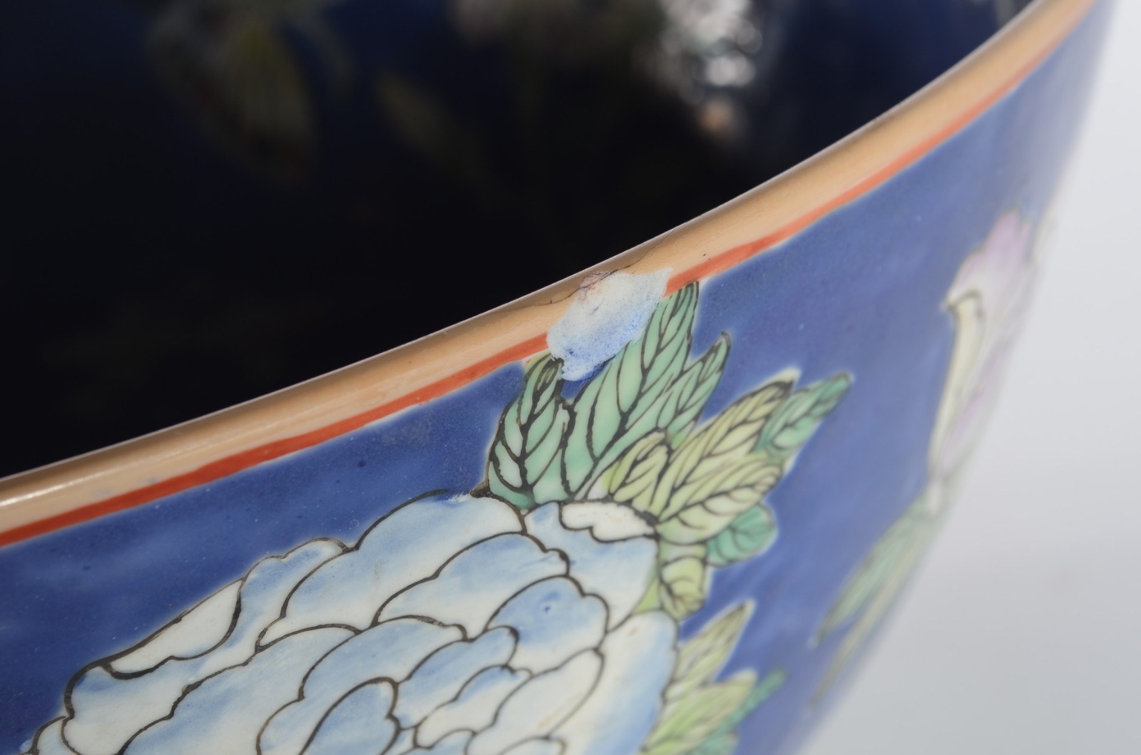 Bowl de porcelana oriental com base de madeira. - foto 5 de 7