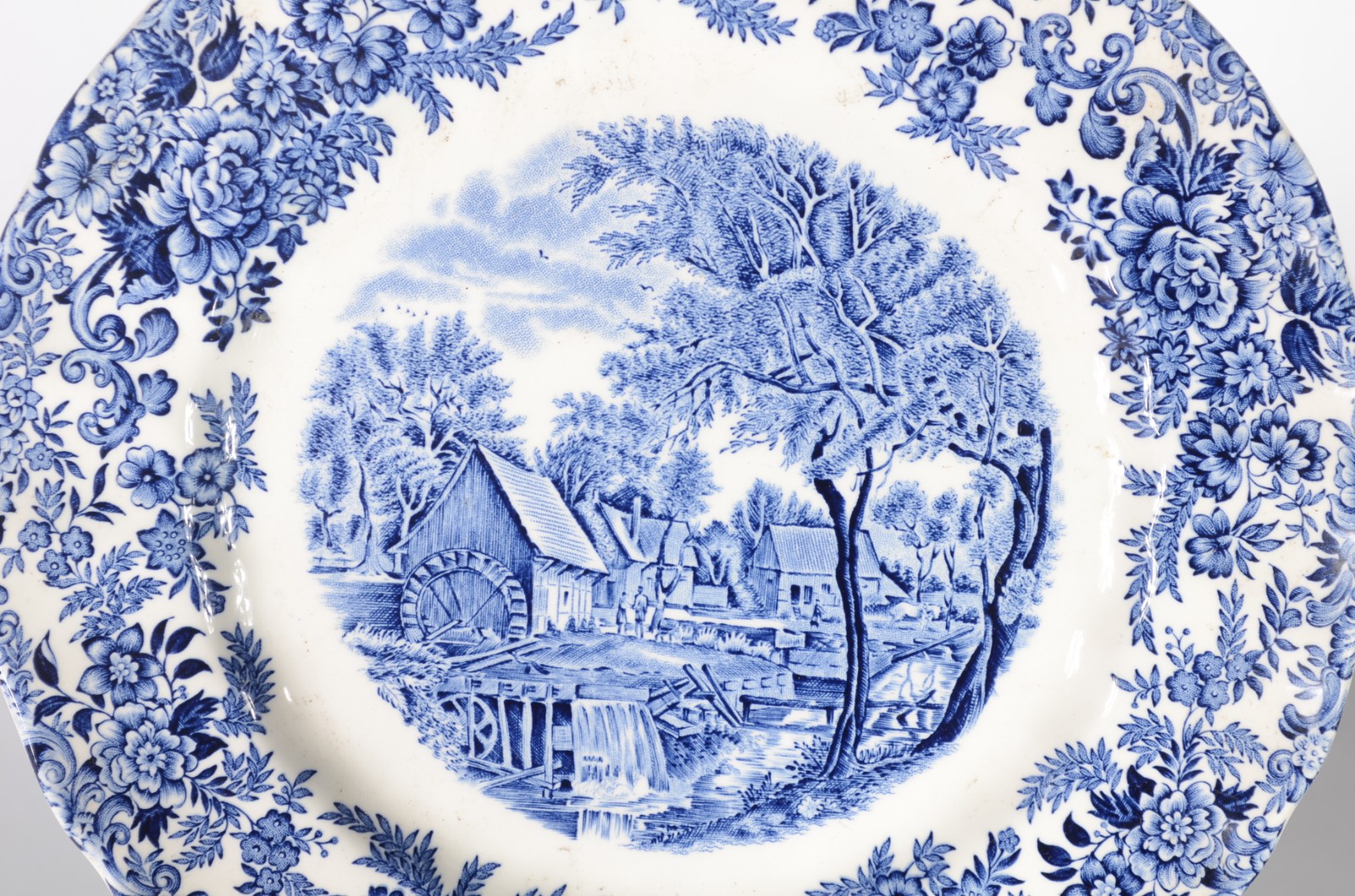 Serviço de jantar de faiança inglesa azul e branca, composto de: 12... - foto 2 de 5