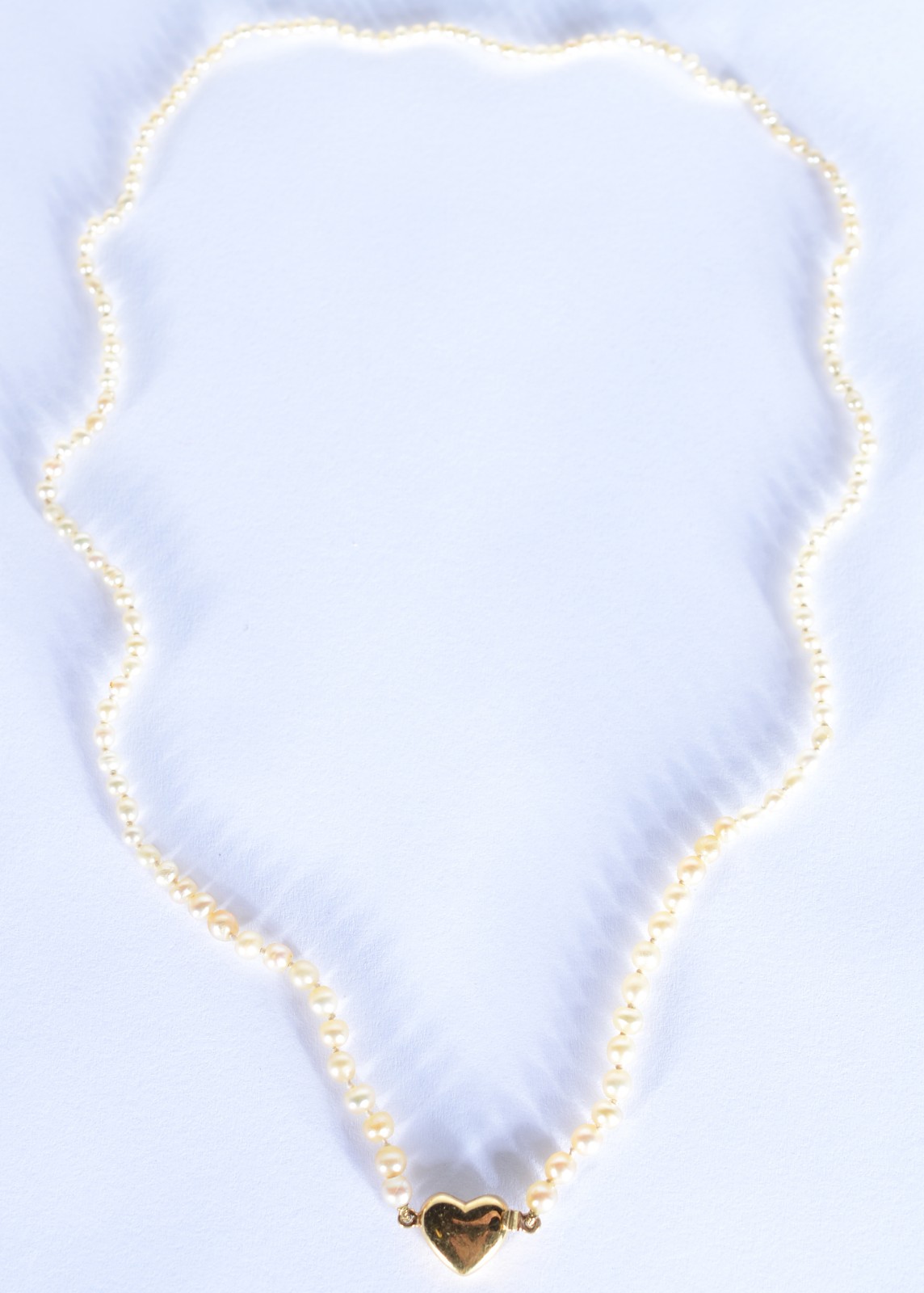 Colar de mini perolas com fecho de ouro 18 k.(Por motivos de... - foto 1 de 5