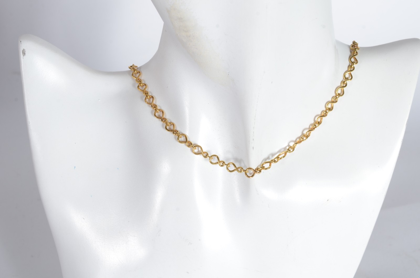 Colar feitio "trançado" de ouro 18 k. (Por motivos de segurança a... - foto 4 de 5