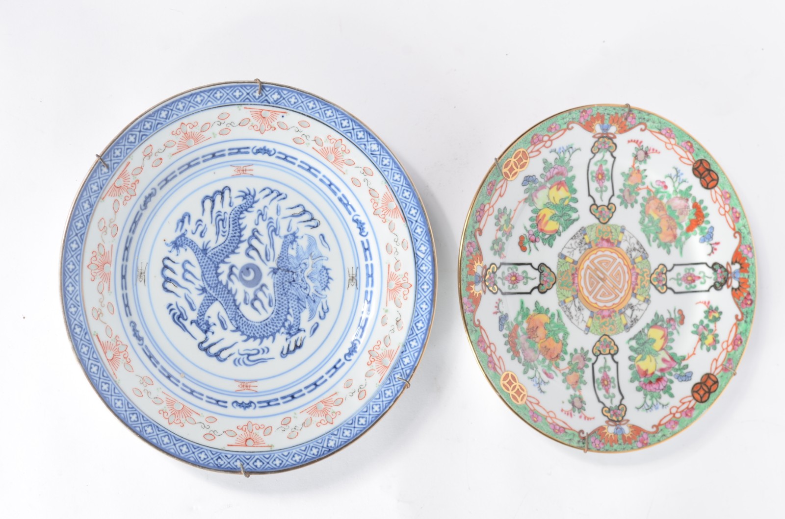 Oito pratos decorativos de porcelana oriental em diversos modelos. - foto 4 de 10