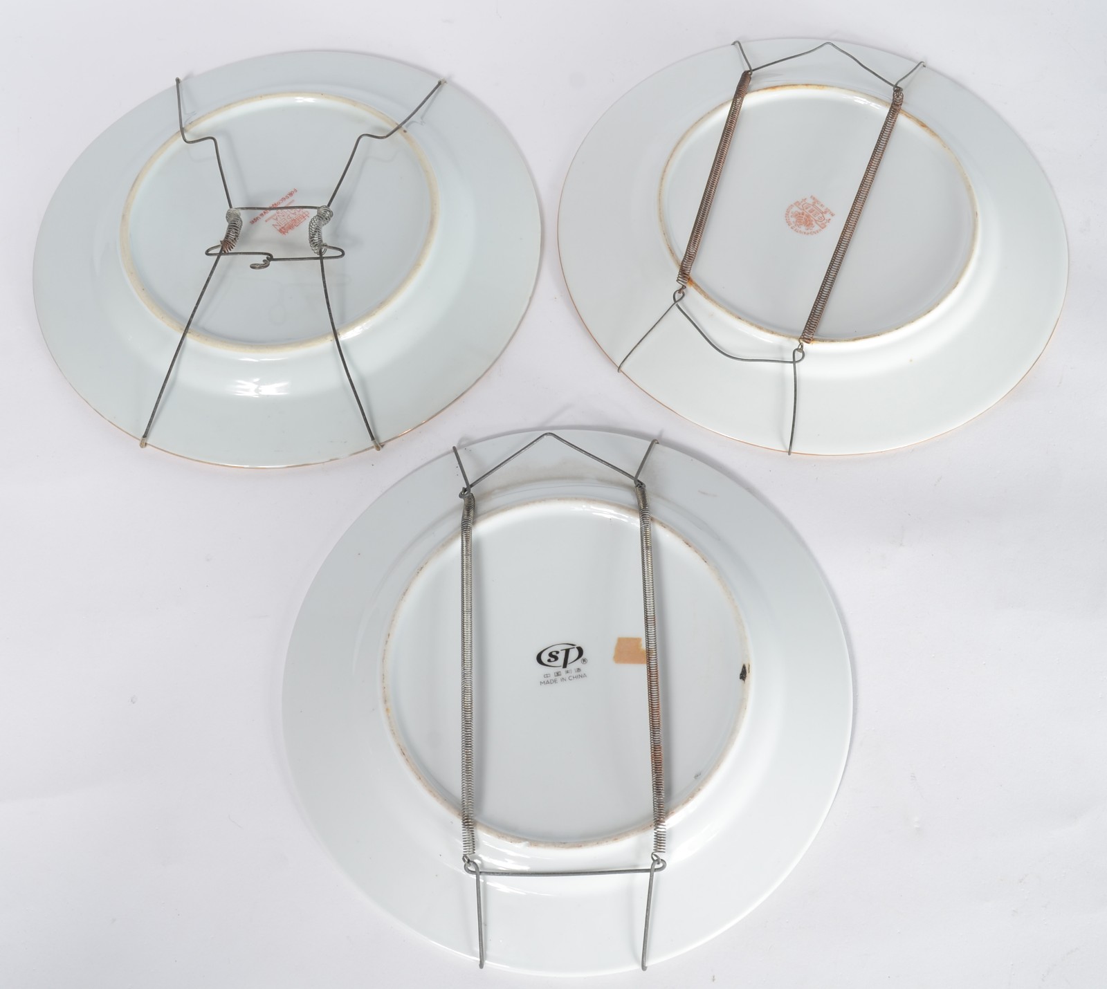 Oito pratos decorativos de porcelana oriental em diversos modelos. - foto 6 de 10