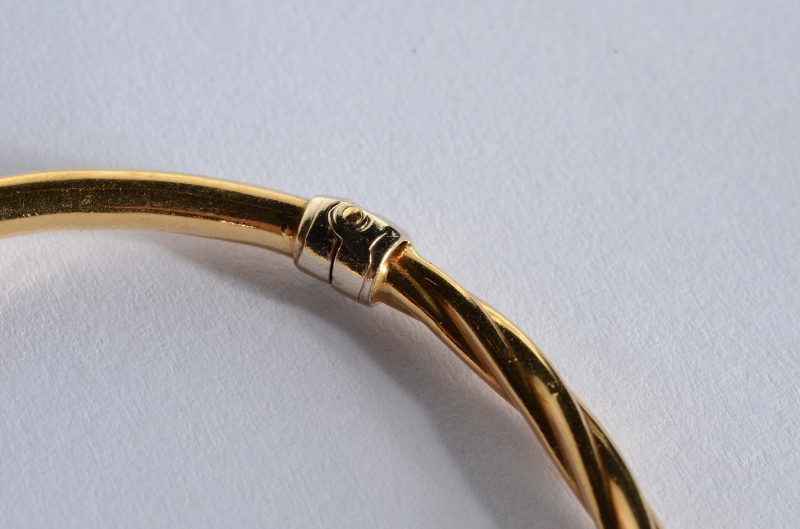 Pulseira "escrava" de ouro 18 k. (Por motivos de segurança a peça não... - foto 3 de 3