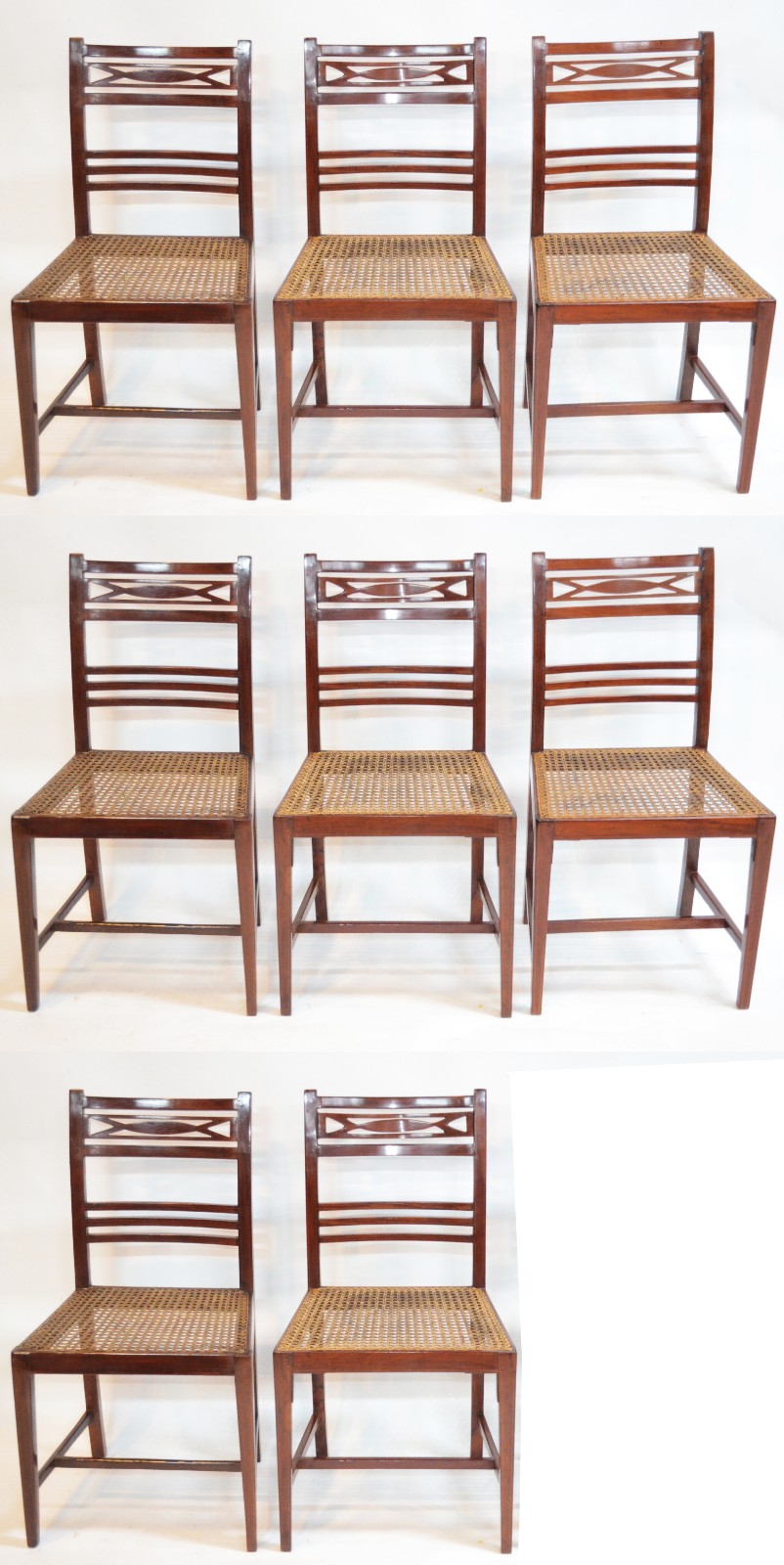 Conjunto com 8 cadeiras, brasileiras Dona Maria .Encostos construídos... - foto 1 de 10