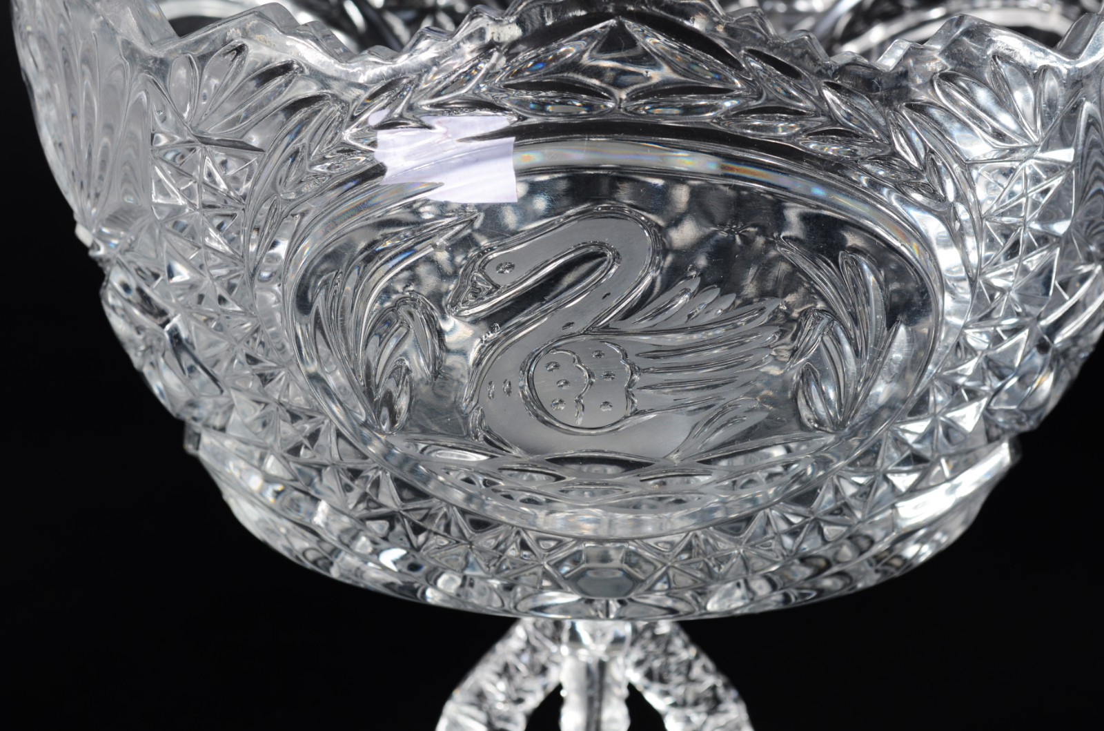 Duas peças de cristal, sendo: fruteira e vaso. - foto 2 de 8