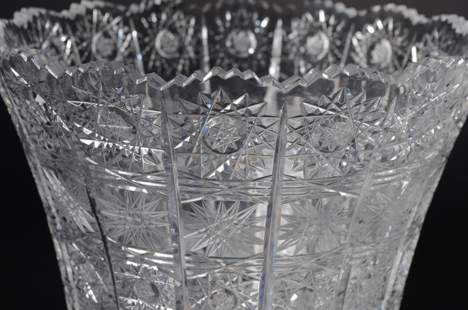 Duas peças de cristal, sendo: fruteira e vaso. - foto 6 de 8