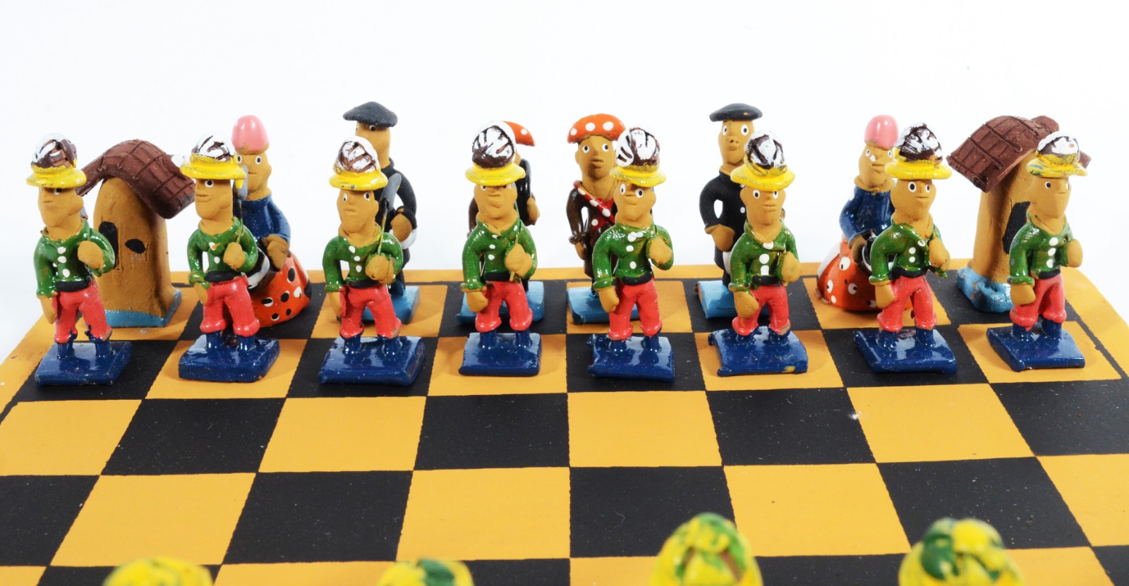 Arte Popular - Jogo de xadrez com peças de barro cozido policromado. - foto 4 de 7