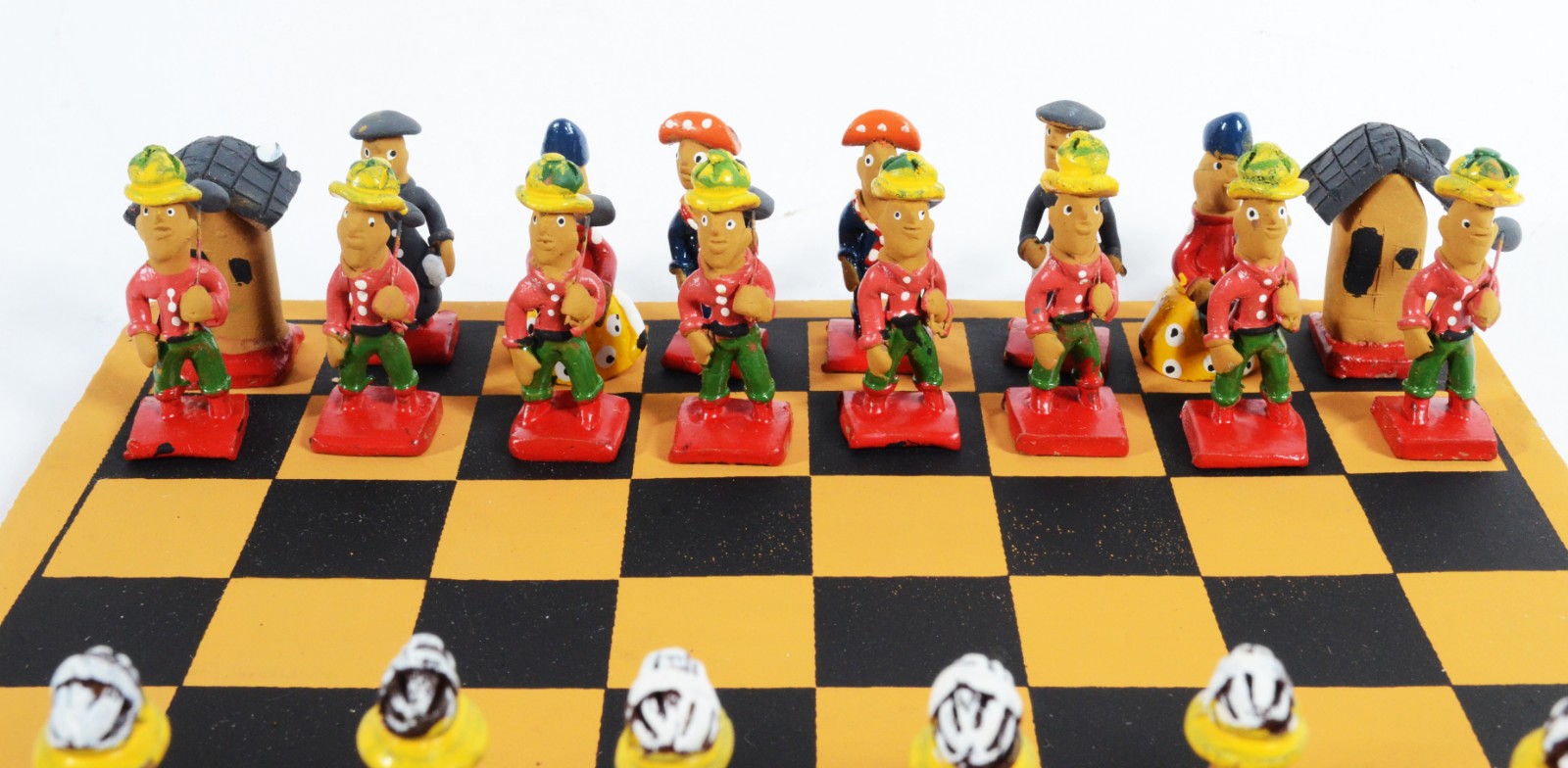 Arte Popular - Jogo de xadrez com peças de barro cozido policromado. - foto 5 de 7