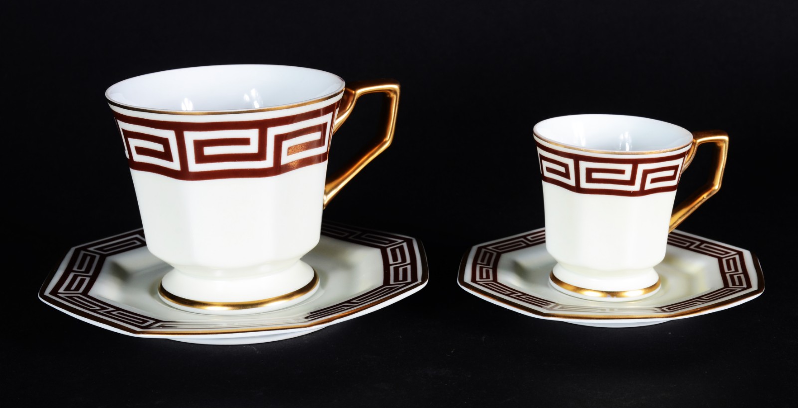 Aparelho de chá, café e bolo de porcelana "Dom Pedro", na cor bege... - foto 8 de 10