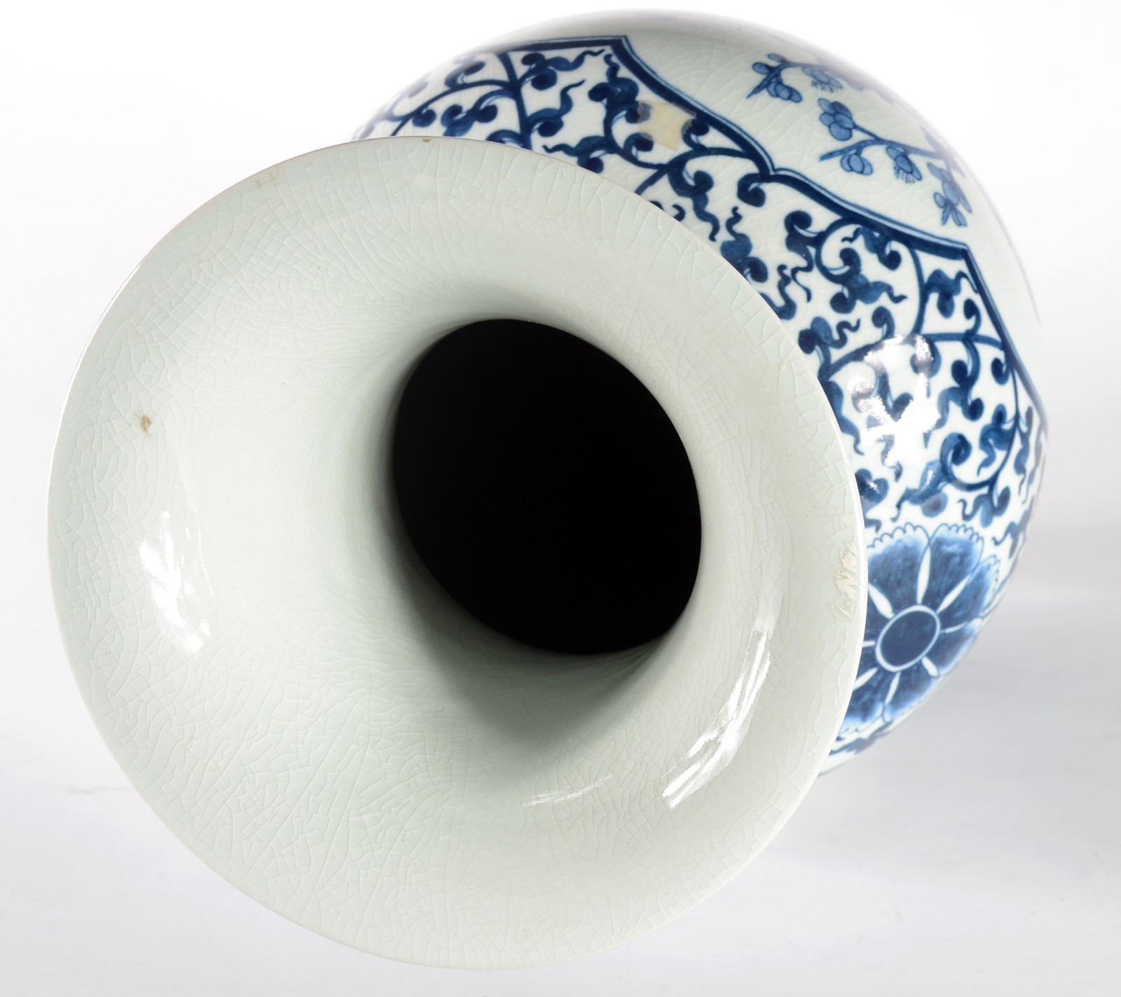 Vaso de porcelana oriental azul e branco, decorada com pássaros e... - foto 6 de 7
