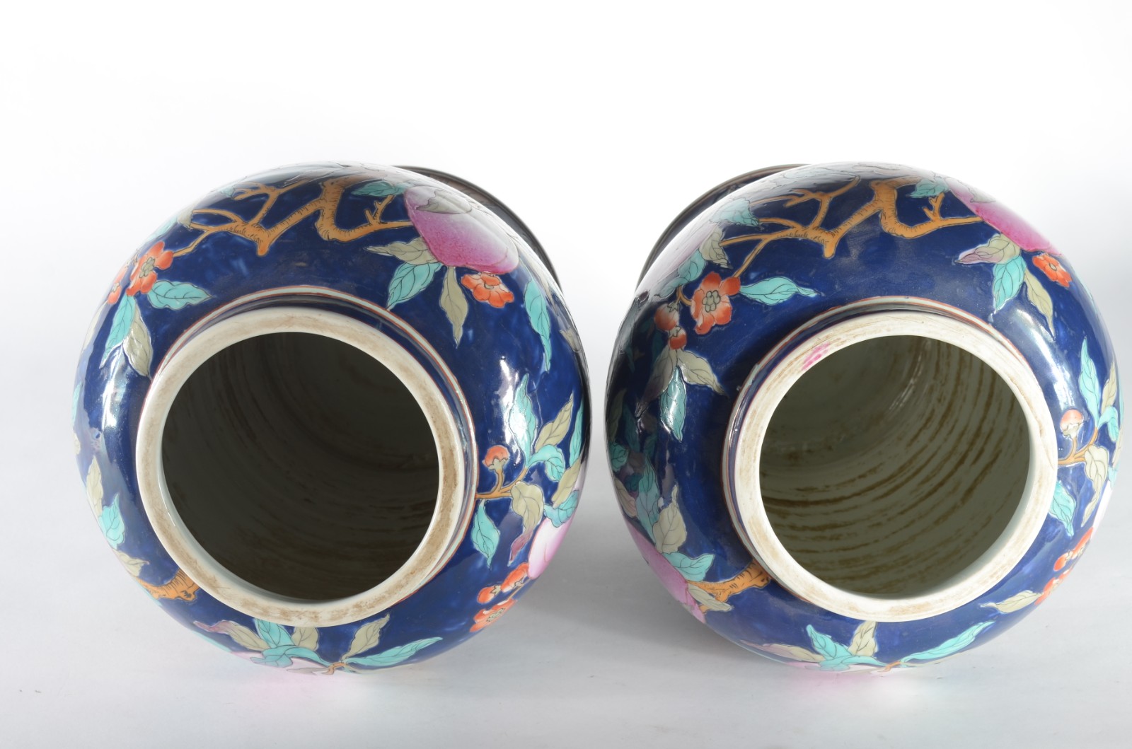 Par potiches de porcelana oriental, pegas da tampa feitio "cão de fó". - foto 5 de 9