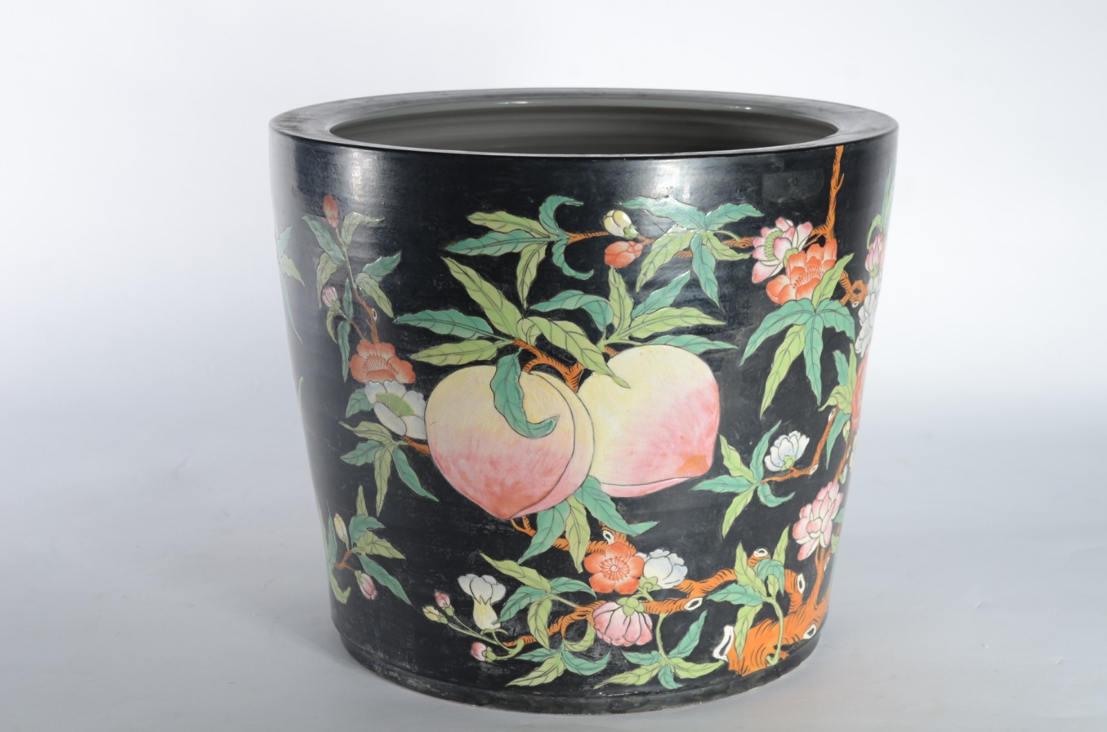 Cachepot de porcelana oriental, decorado com frutos e folhagens em... - foto 1 de 5