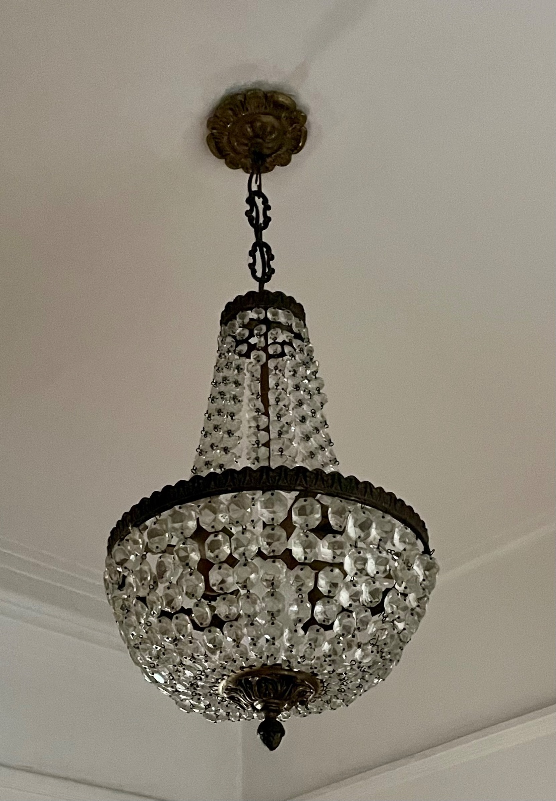 Par de lustres estilo Império de metal e contas de cristal. - foto 3 de 4
