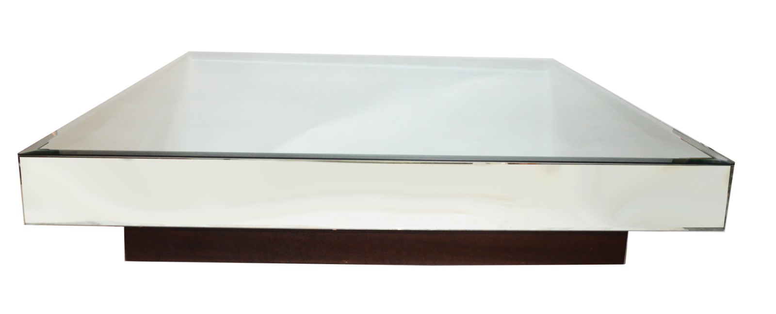 Mesa de centro com tampo de cristal bisotado. Pequena parte quebrada. - foto 2 de 6