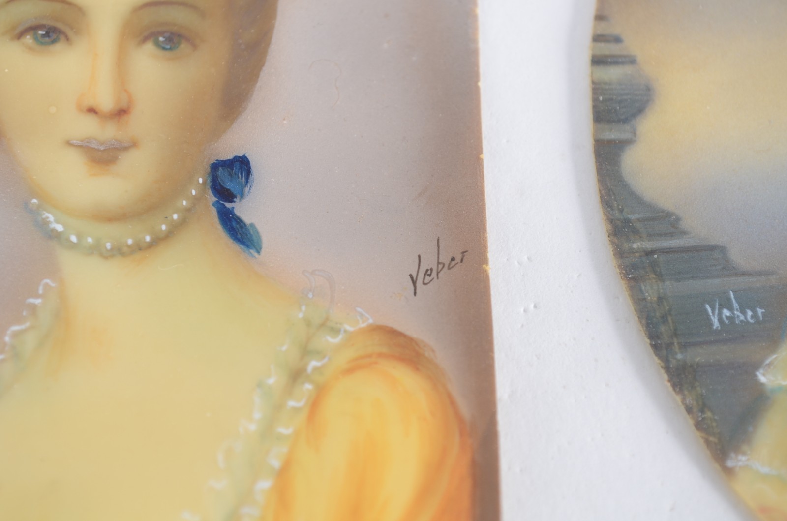 Seis miniaturas pintadas com figuras de Damas Antigas, molduras em... - foto 8 de 10