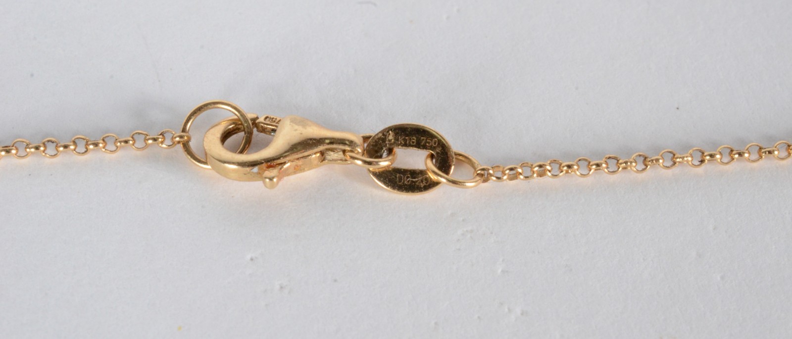 Colar de ouro 18 k., com brilhantes. (Por motivos de segurança a peça... - foto 4 de 5