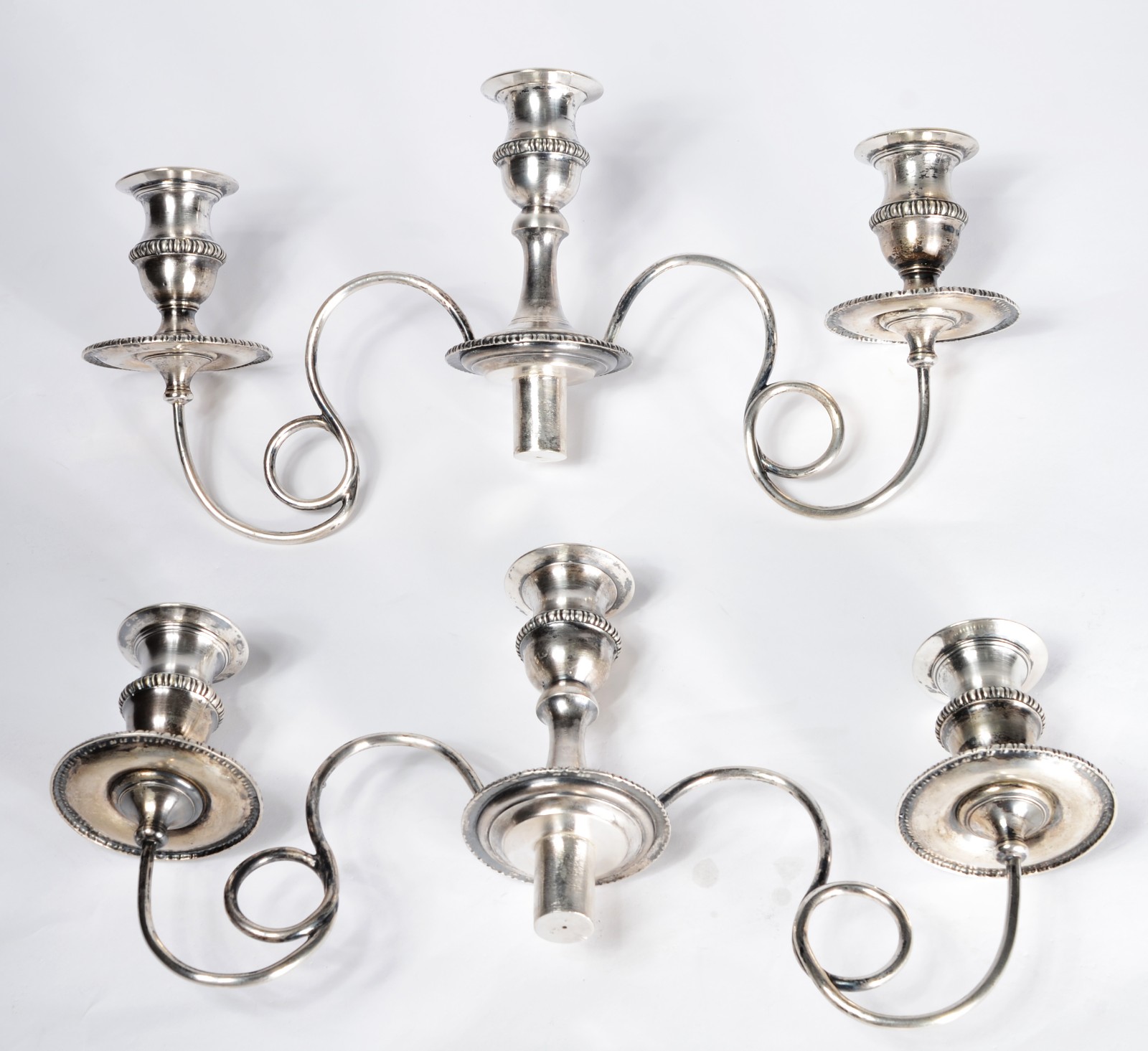 Par de candelabros de prata para 3 velas cada, contraste 10... - foto 8 de 10